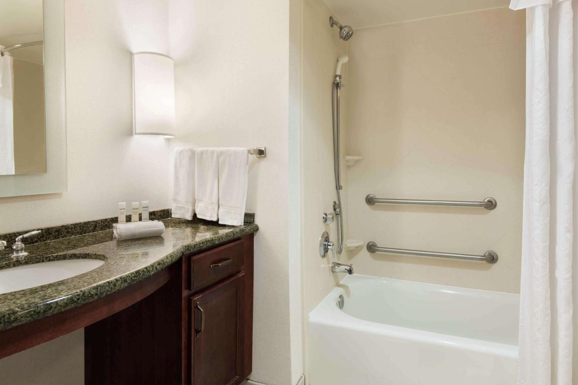 Homewood Suites by Hilton Tampa Airport - Westshore photo 11