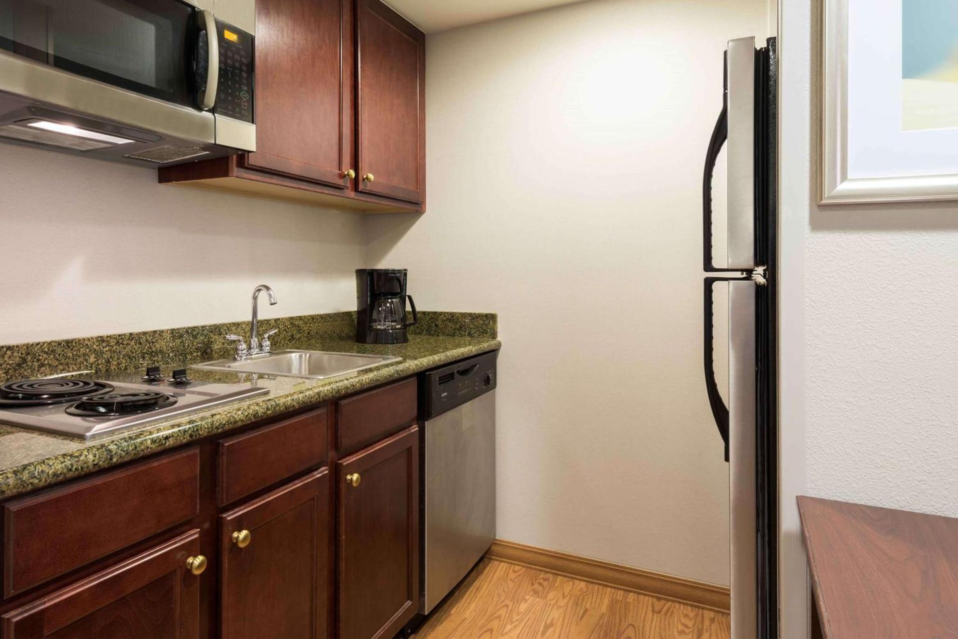Homewood Suites by Hilton Tampa Airport - Westshore photo 21