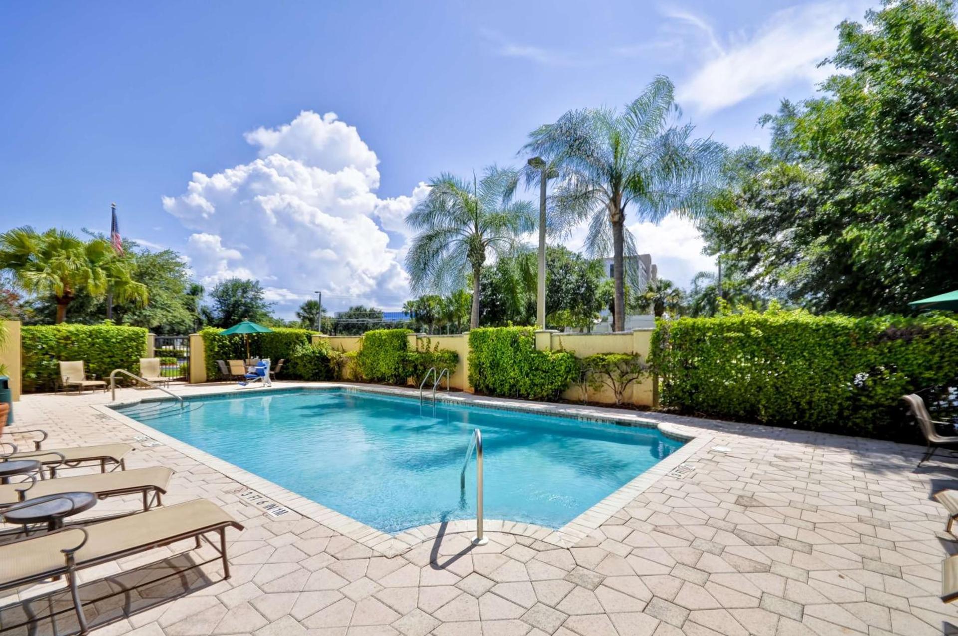 Hampton Inn Palm Beach Gardens photo 10