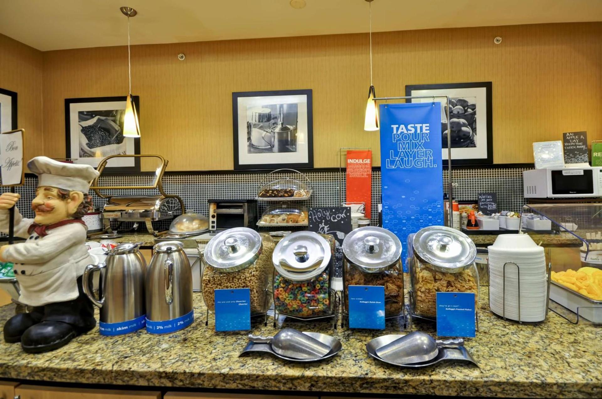 Hampton Inn Palm Beach Gardens photo 14