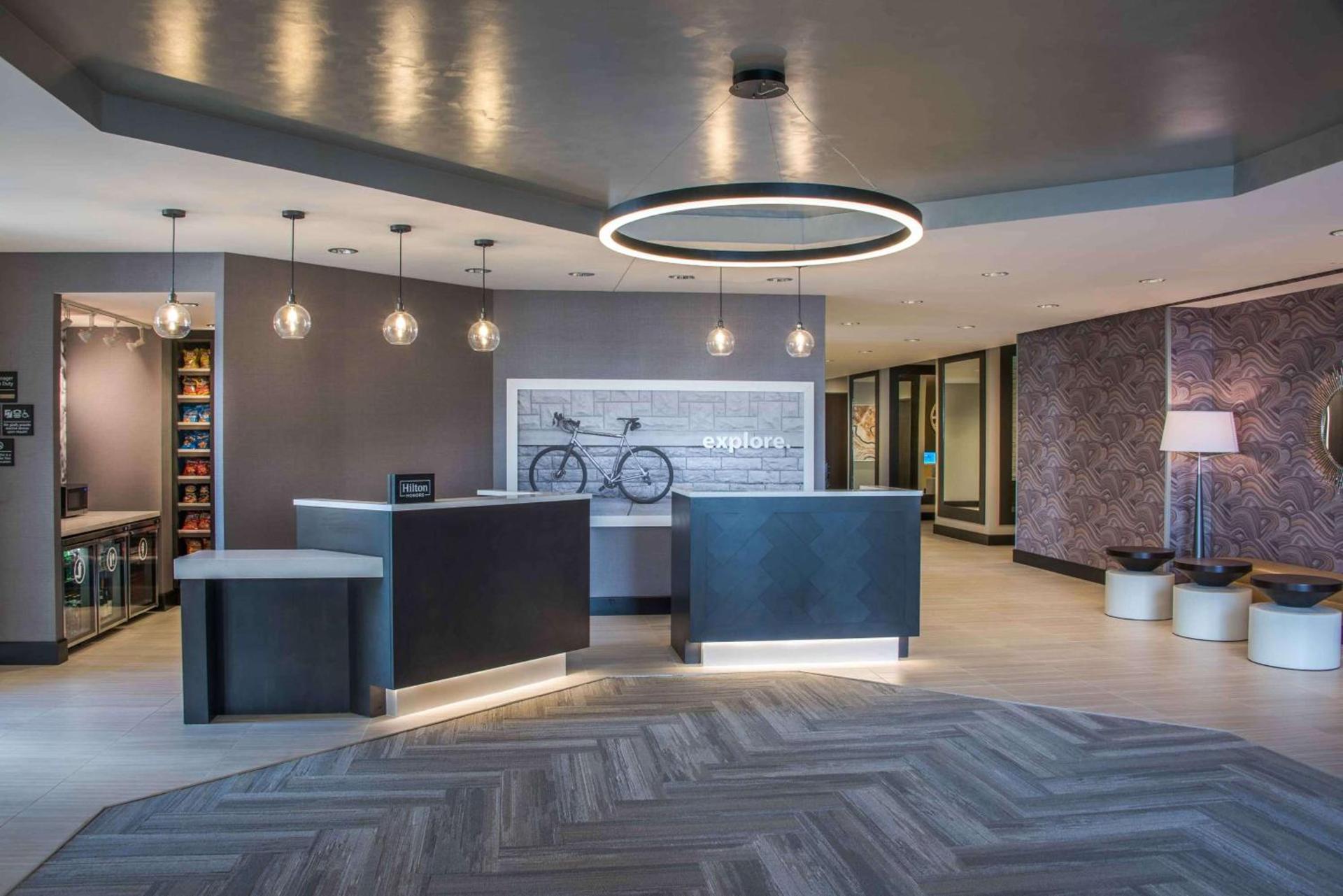 Hampton Inn & Suites Tallahassee Capitol-University photo 12
