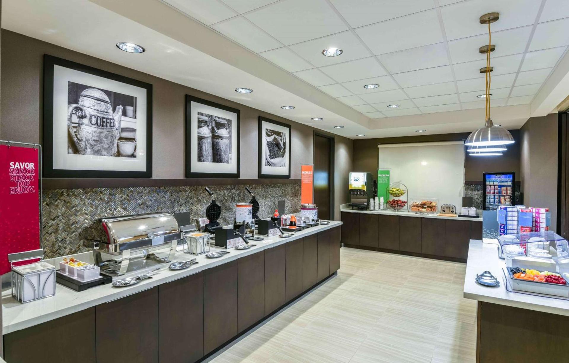 Hampton Inn & Suites Tallahassee Capitol-University photo 15