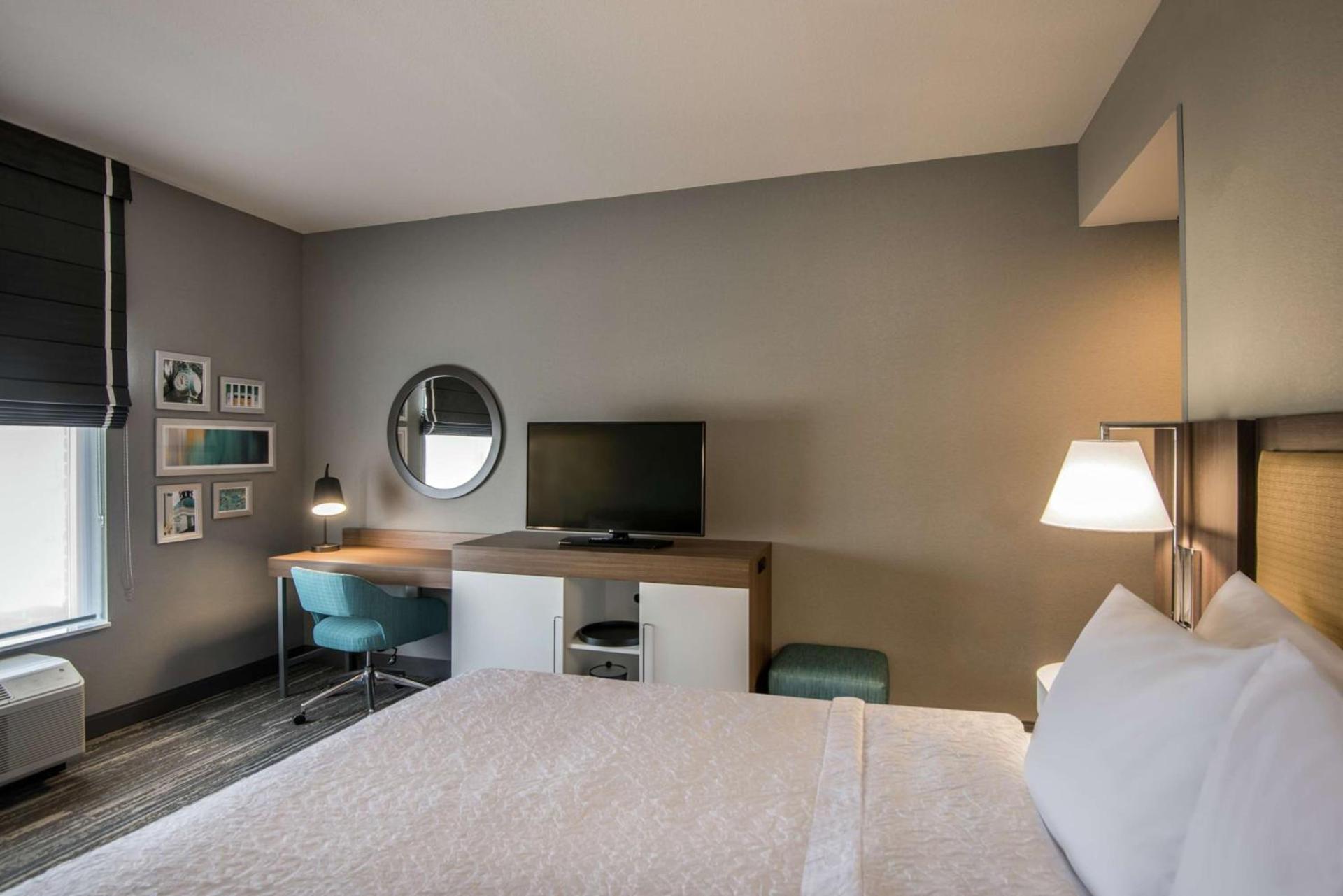 Hampton Inn & Suites Tallahassee Capitol-University photo 30