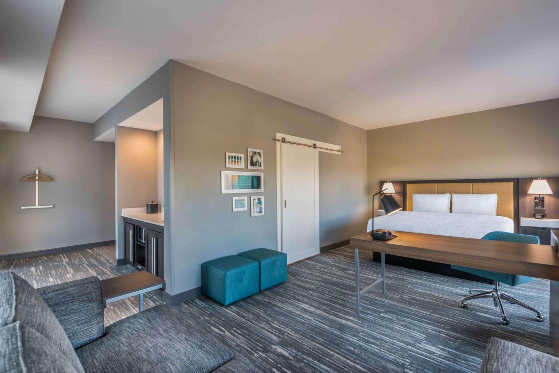 Hampton Inn & Suites Tallahassee Capitol-University photo 36