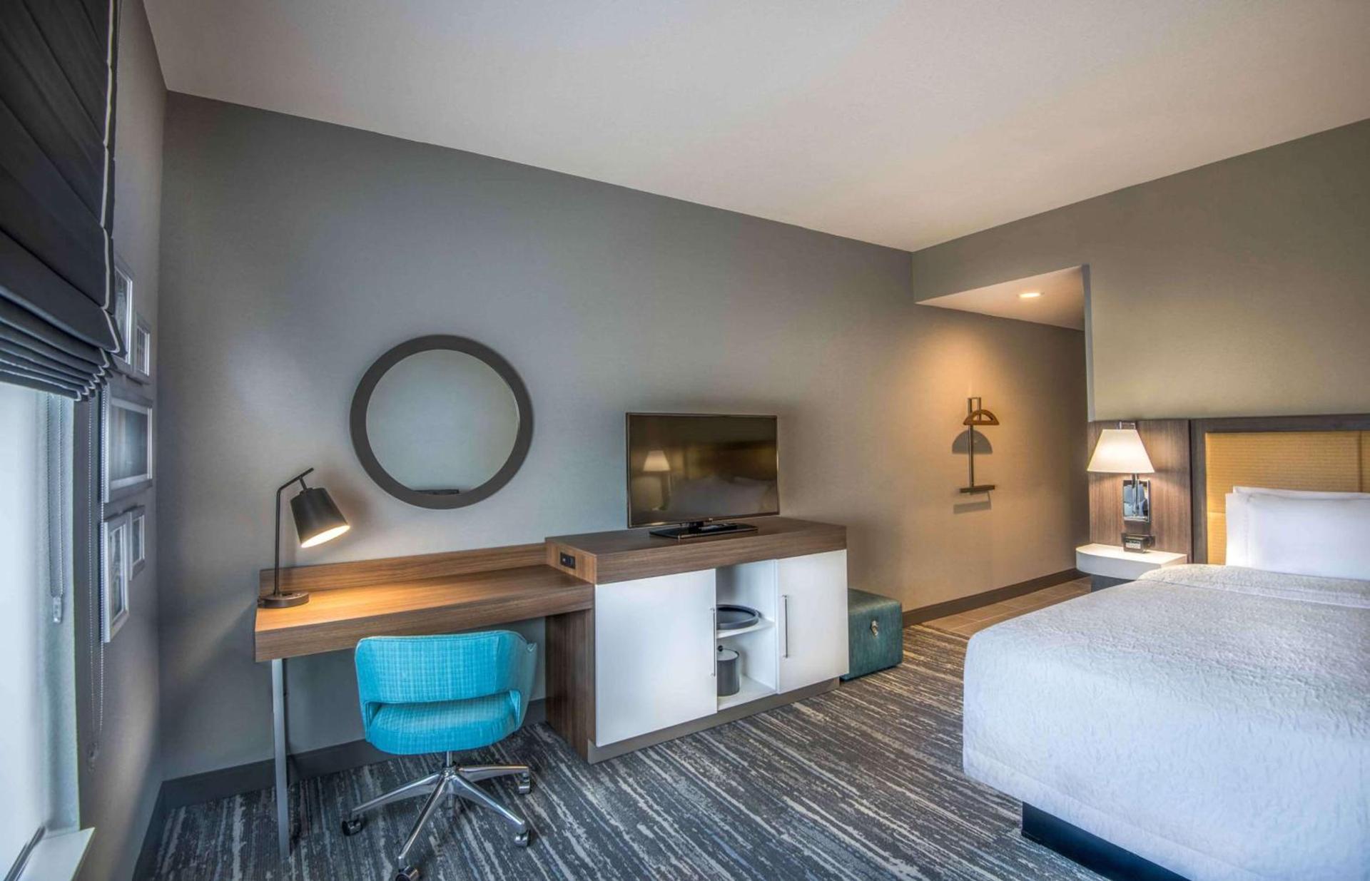 Hampton Inn & Suites Tallahassee Capitol-University photo 38