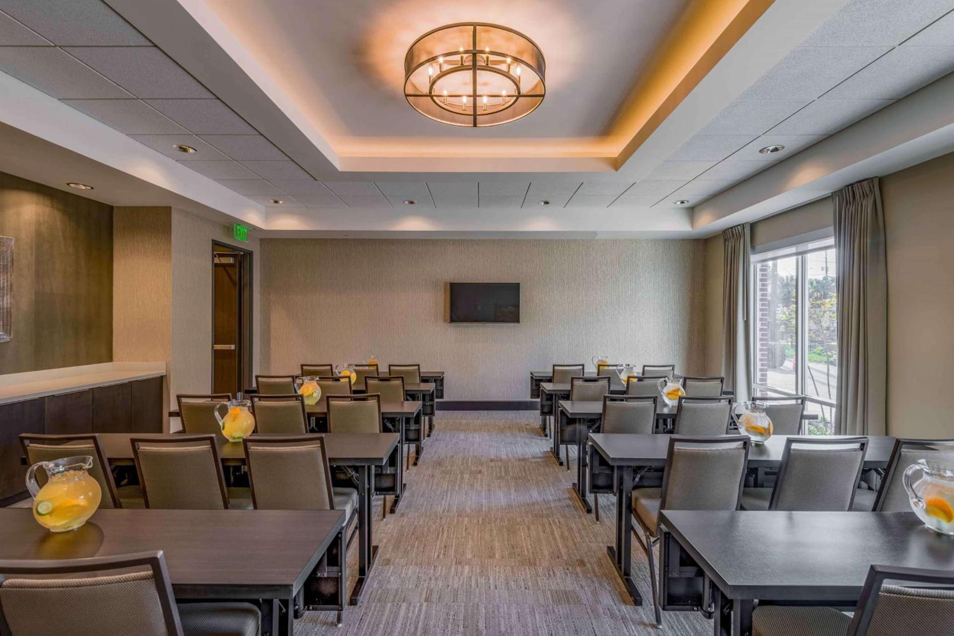 Hampton Inn & Suites Tallahassee Capitol-University photo 44