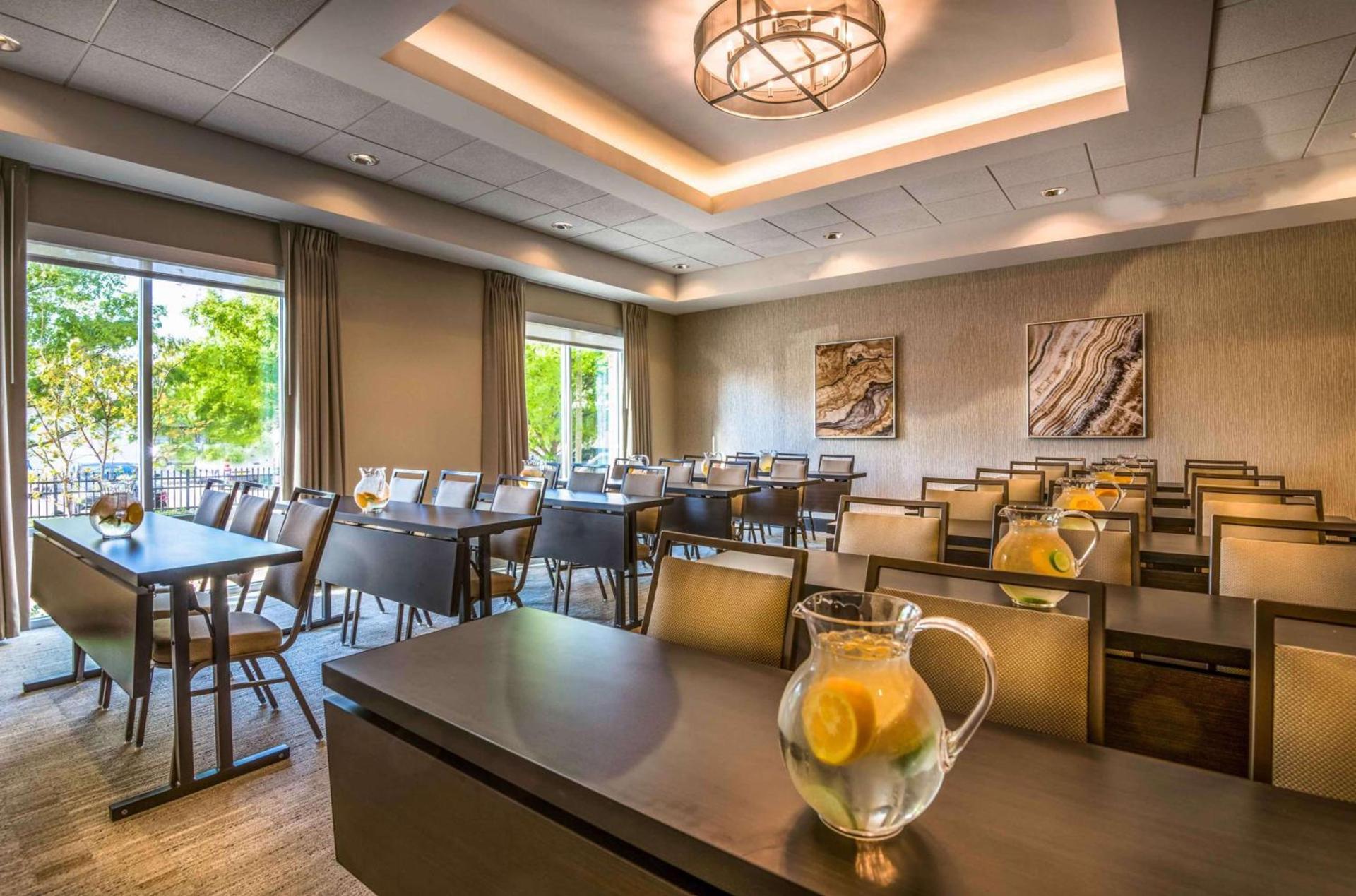 Hampton Inn & Suites Tallahassee Capitol-University photo 45