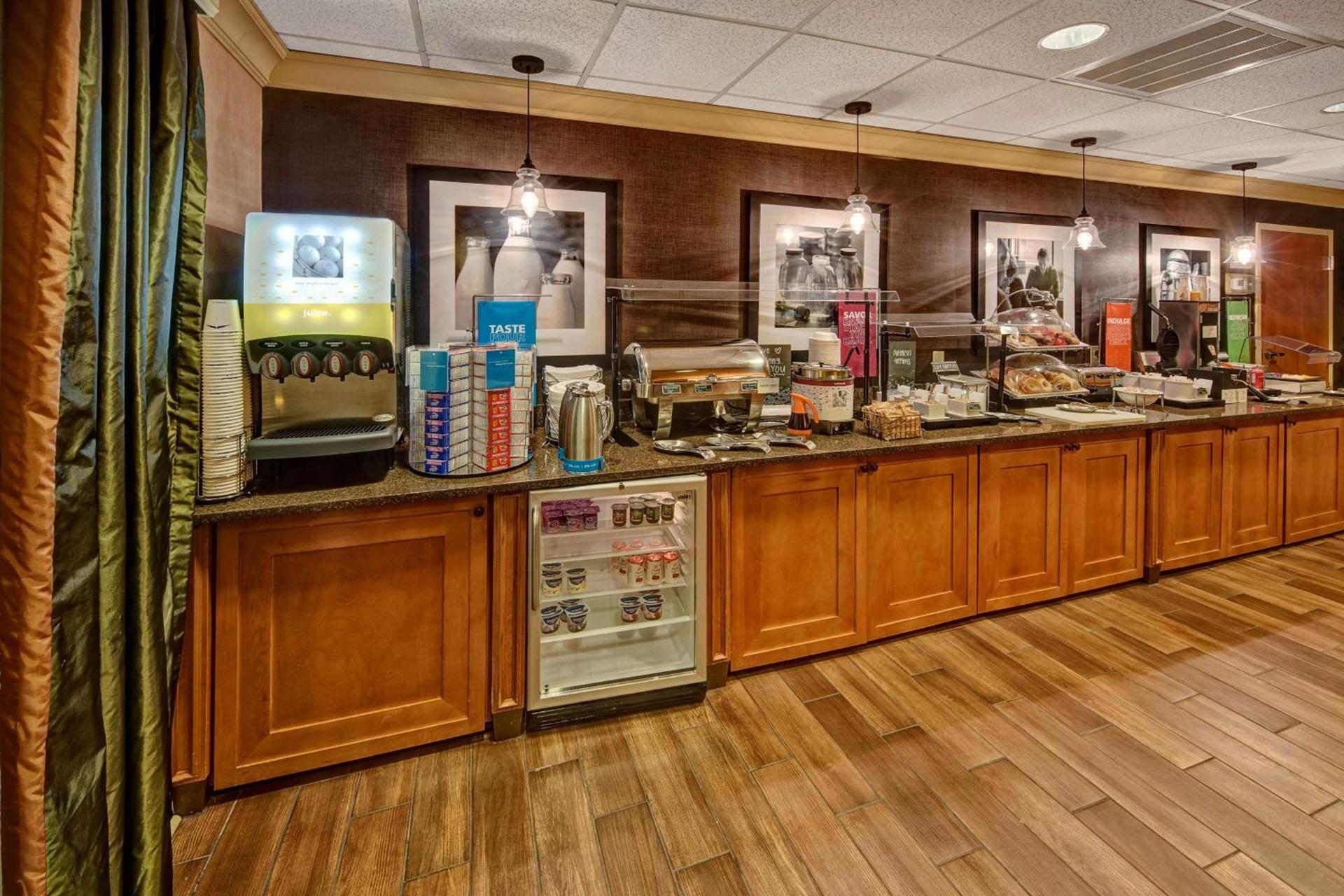 Hampton Inn Concord/Kannapolis photo 9