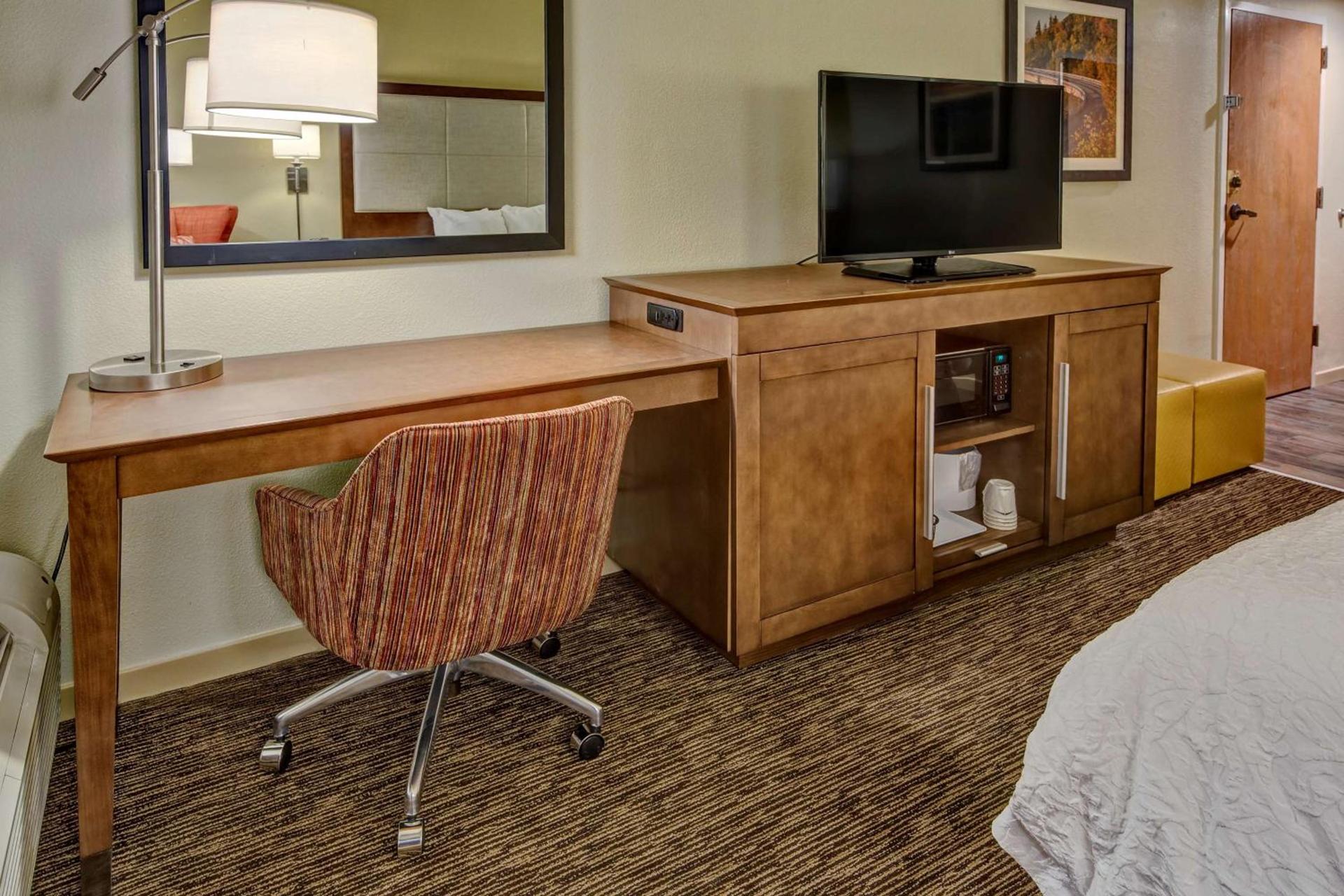 Hampton Inn Concord/Kannapolis photo 17