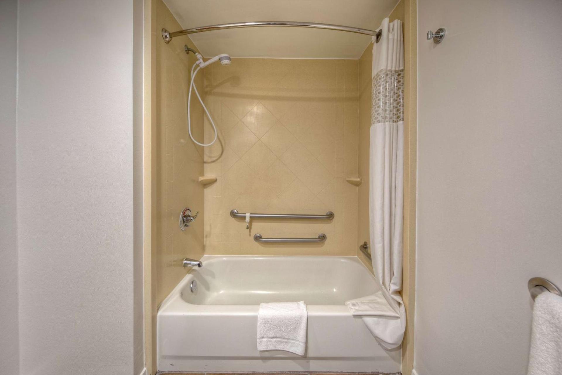 Hampton Inn Concord/Kannapolis photo 18
