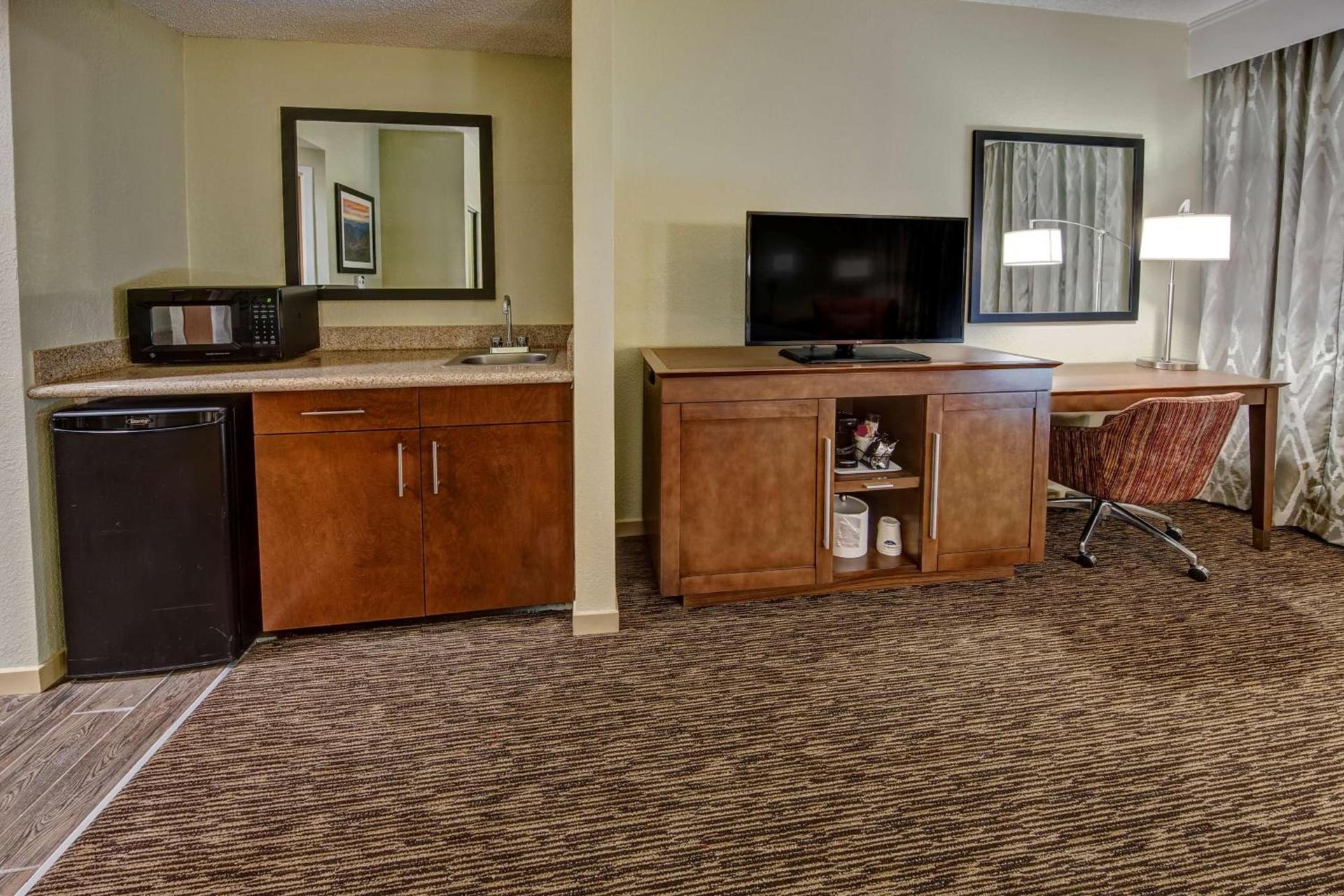 Hampton Inn Concord/Kannapolis photo 23