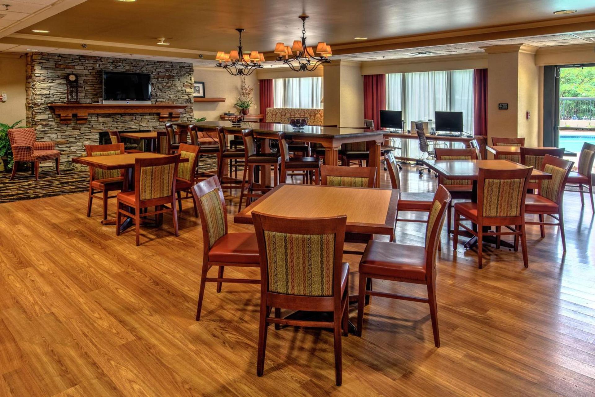 Hampton Inn Charlotte/Matthews photo 4