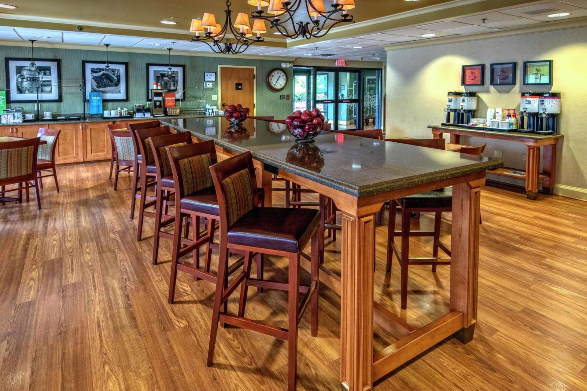 Hampton Inn Charlotte/Matthews photo 6
