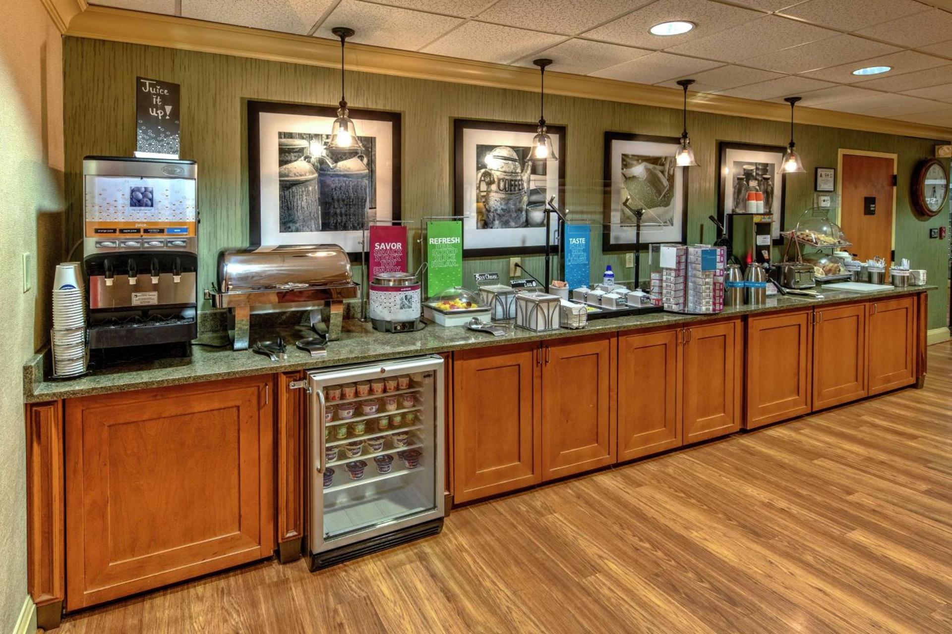 Hampton Inn Charlotte/Matthews photo 9