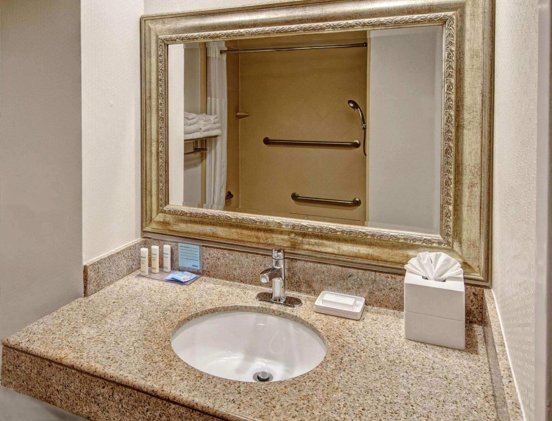 Hampton Inn Charlotte/Matthews photo 13