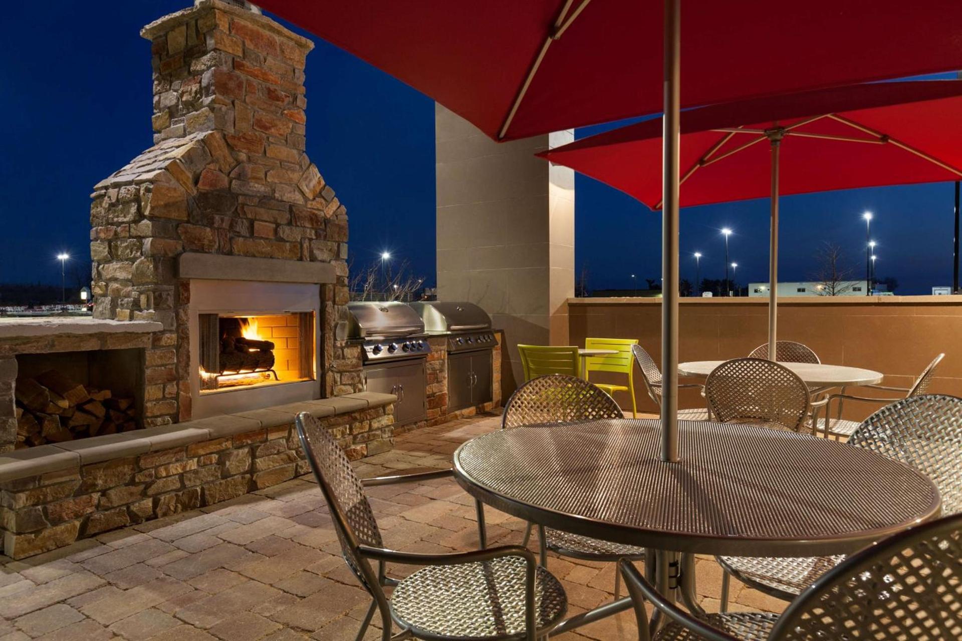 Home2 Suites by Hilton Champaign/Urbana photo 4