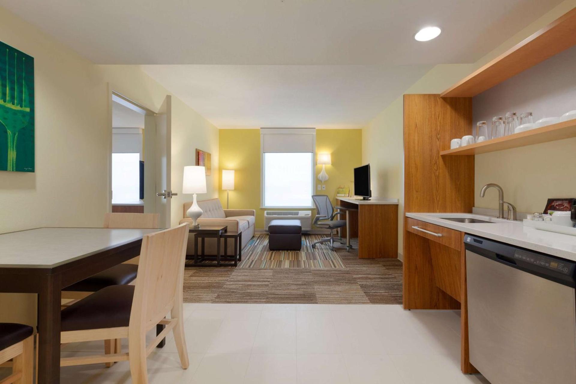 Home2 Suites by Hilton Champaign/Urbana photo 15