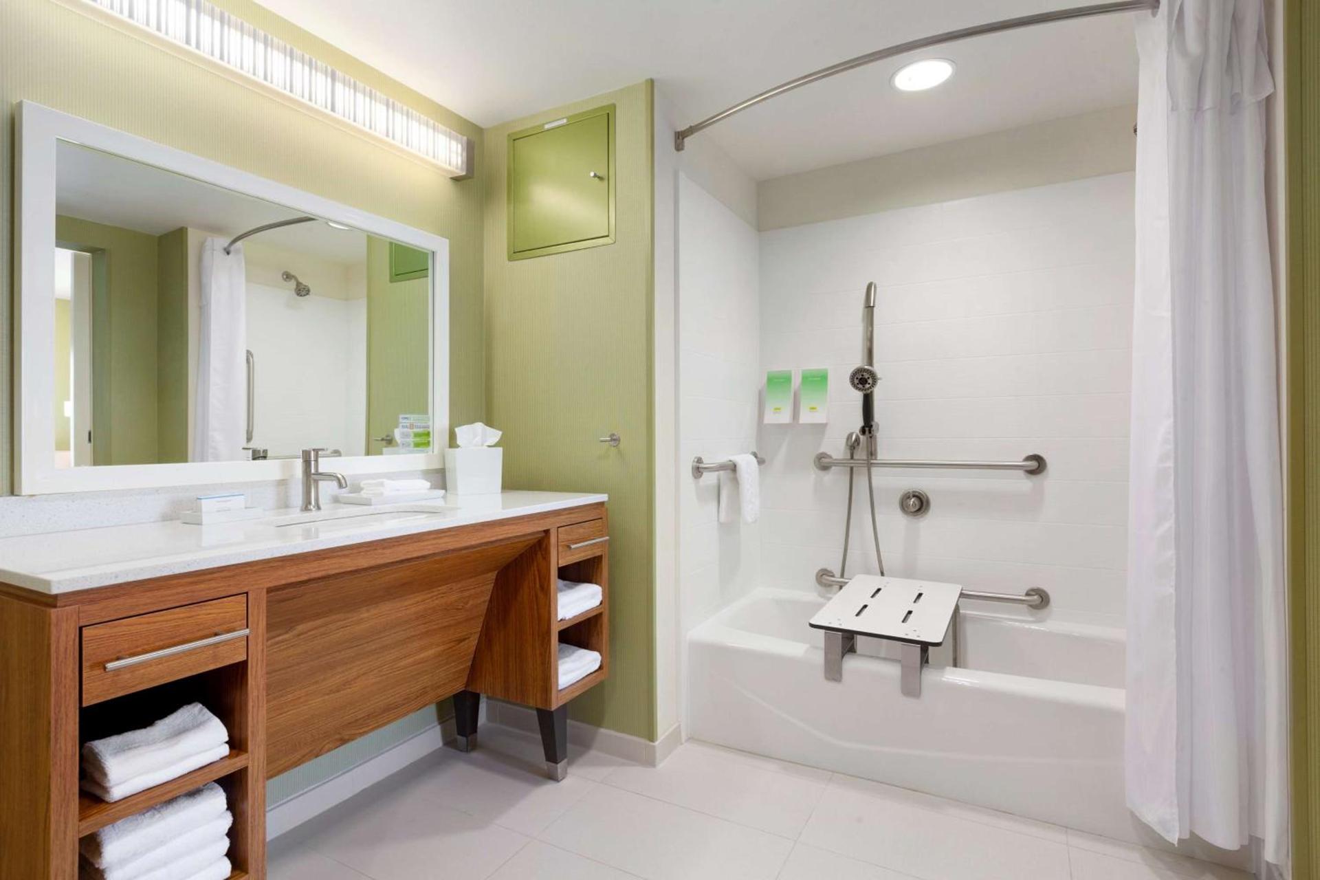 Home2 Suites by Hilton Champaign/Urbana photo 14