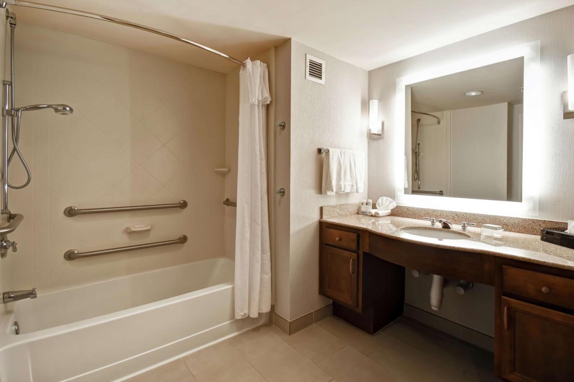 Homewood Suites by Hilton Cincinnati-Milford photo 21