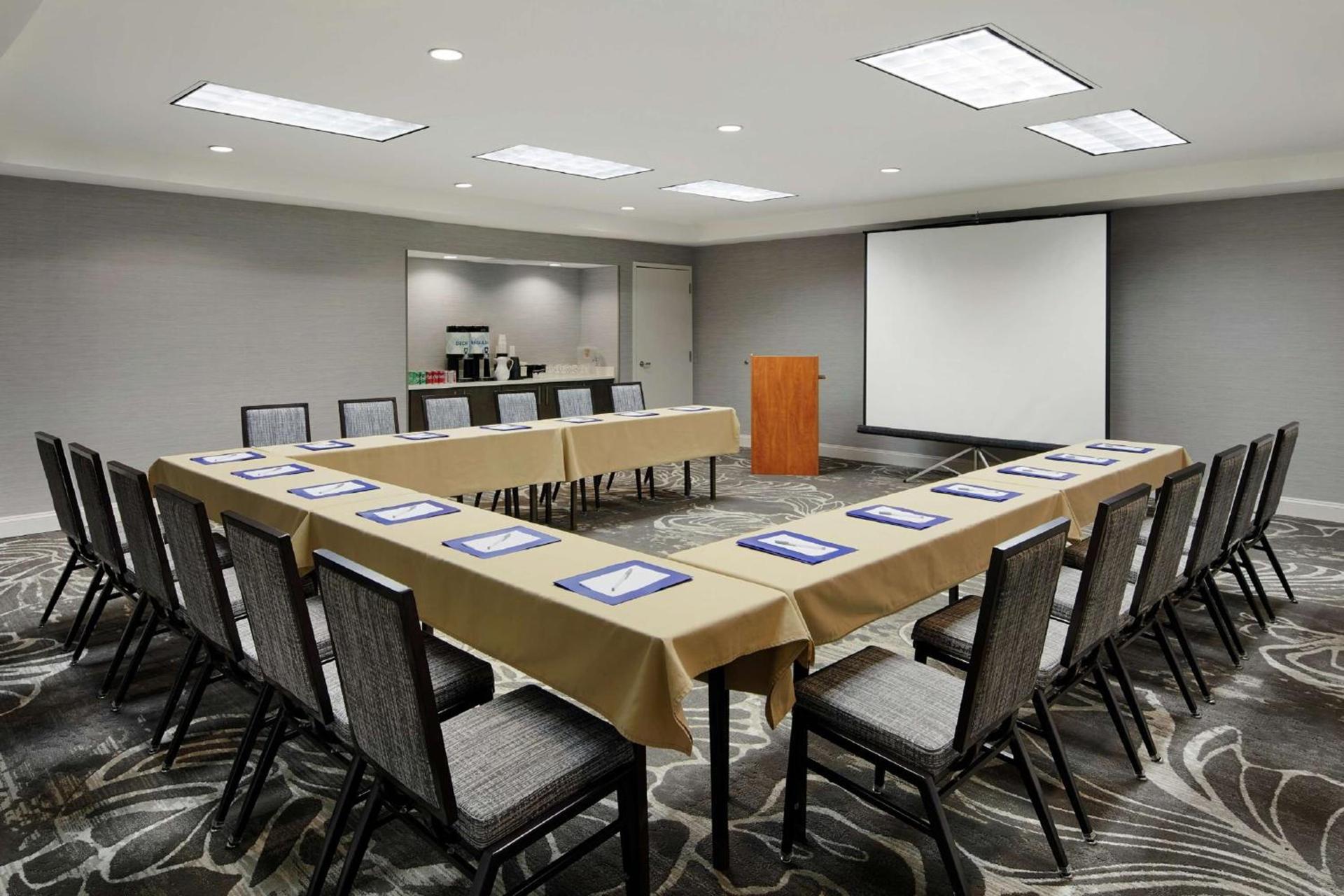 Hilton Garden Inn Cincinnati Northeast photo 21