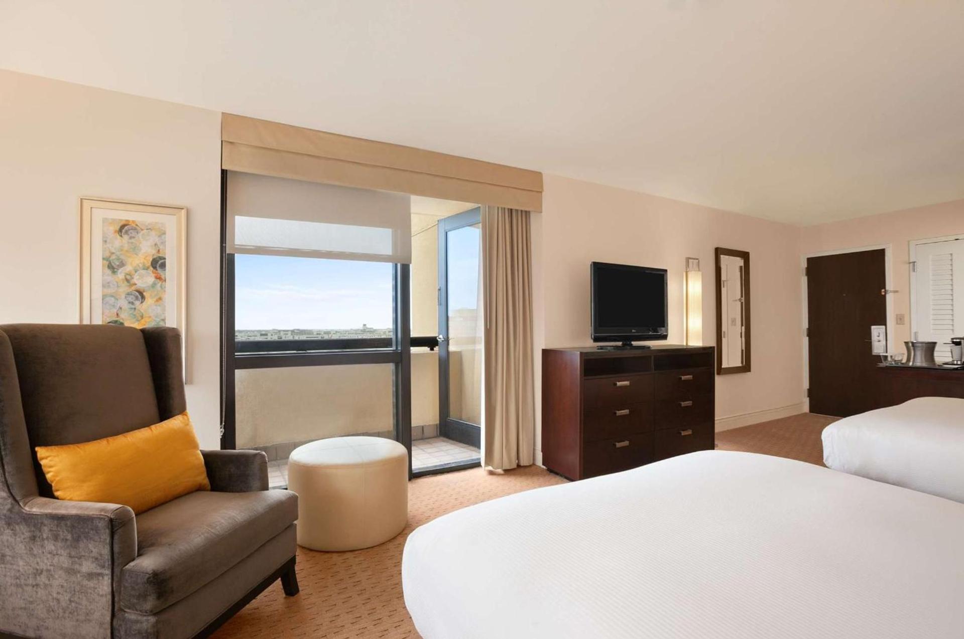 Hilton Miami Airport Blue Lagoon photo 37