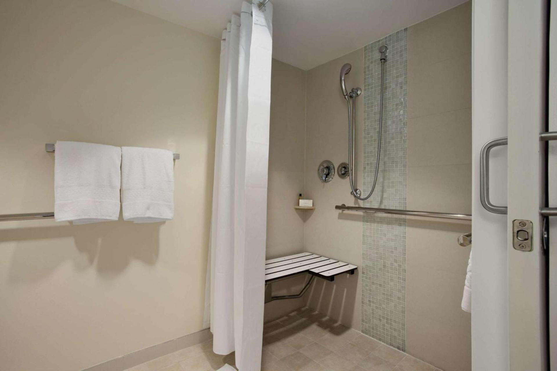 Hilton Miami Airport Blue Lagoon photo 41