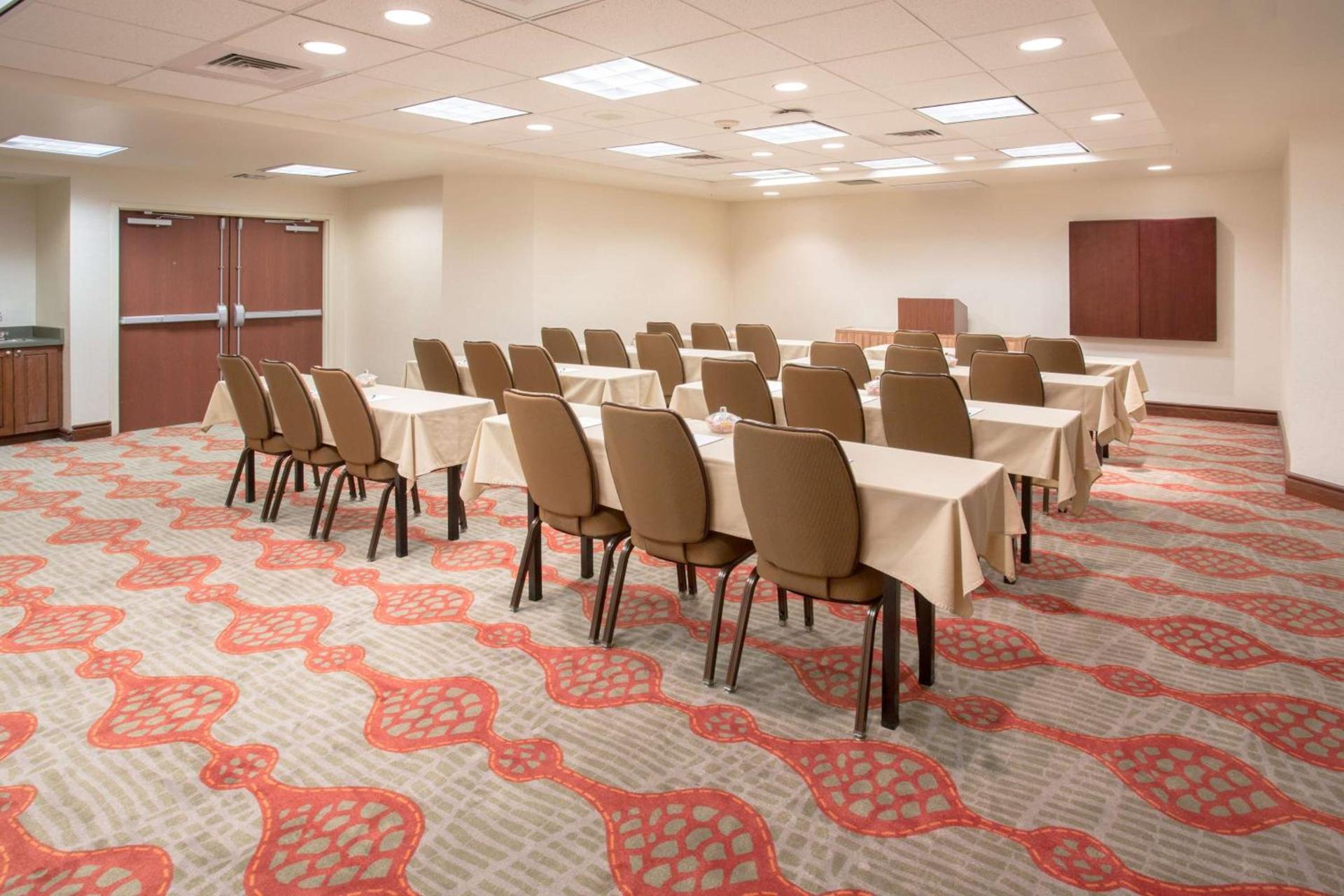 Homewood Suites by Hilton Phoenix-Avondale photo 14