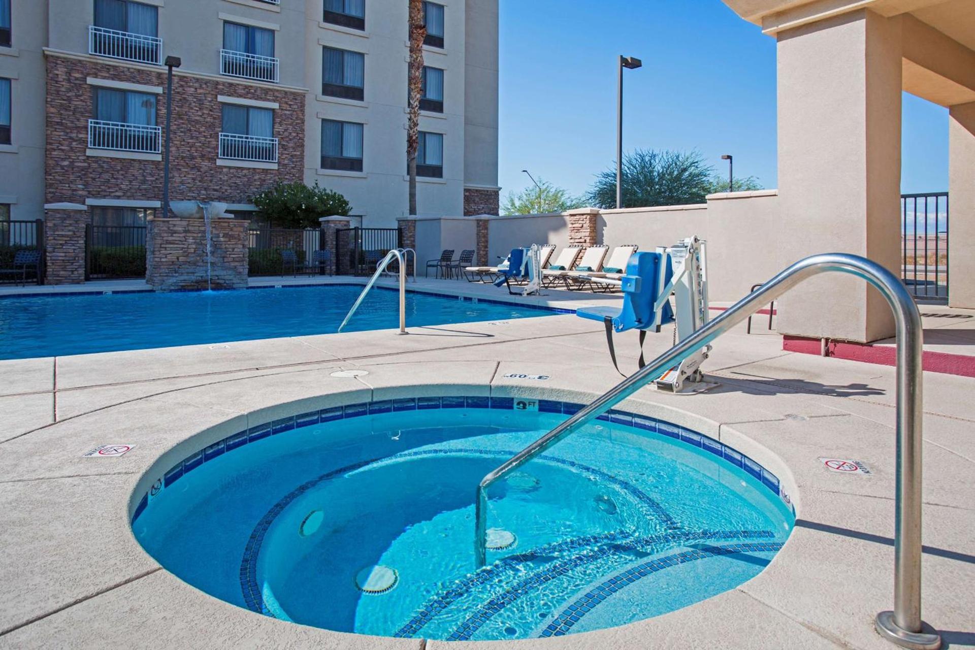 Hilton Garden Inn Phoenix/Avondale photo 14