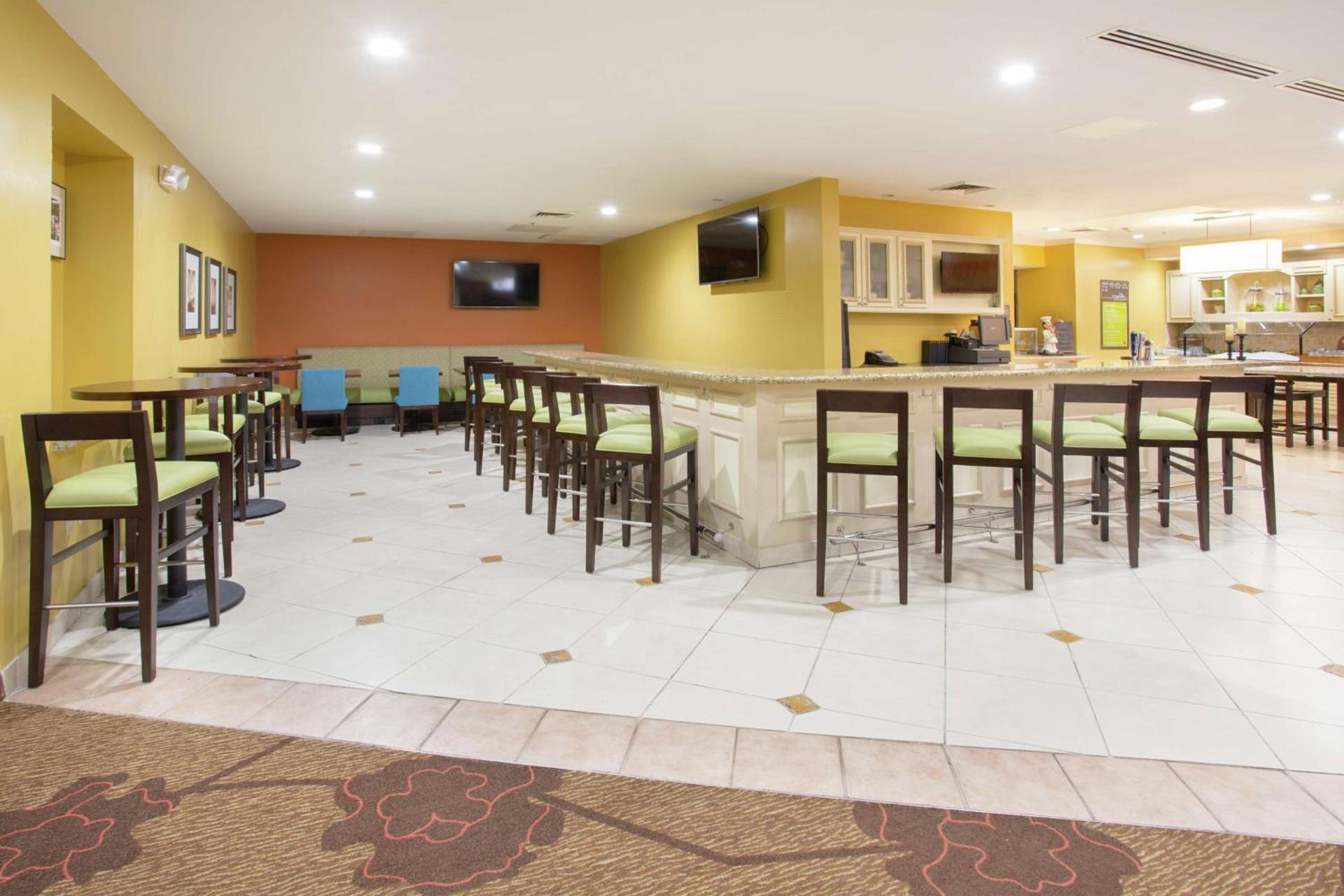 Hilton Garden Inn Phoenix/Avondale photo 19