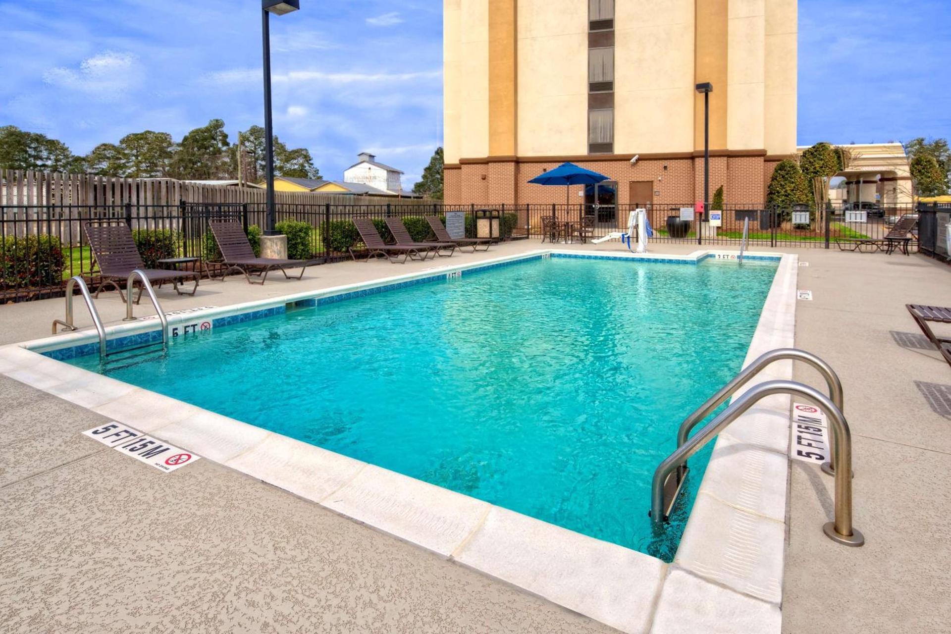Hampton Inn Dunn photo 2