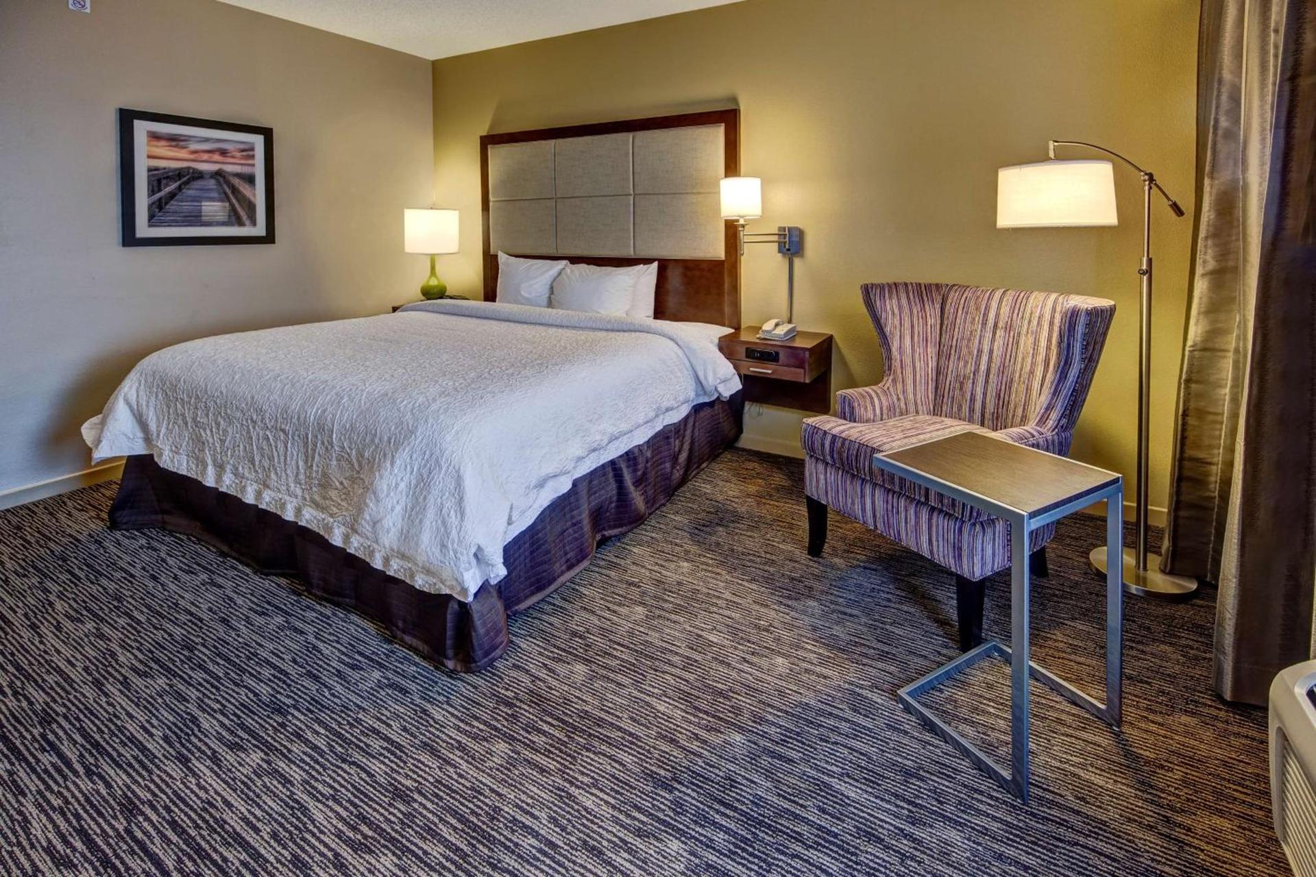 Hampton Inn Dunn photo 11