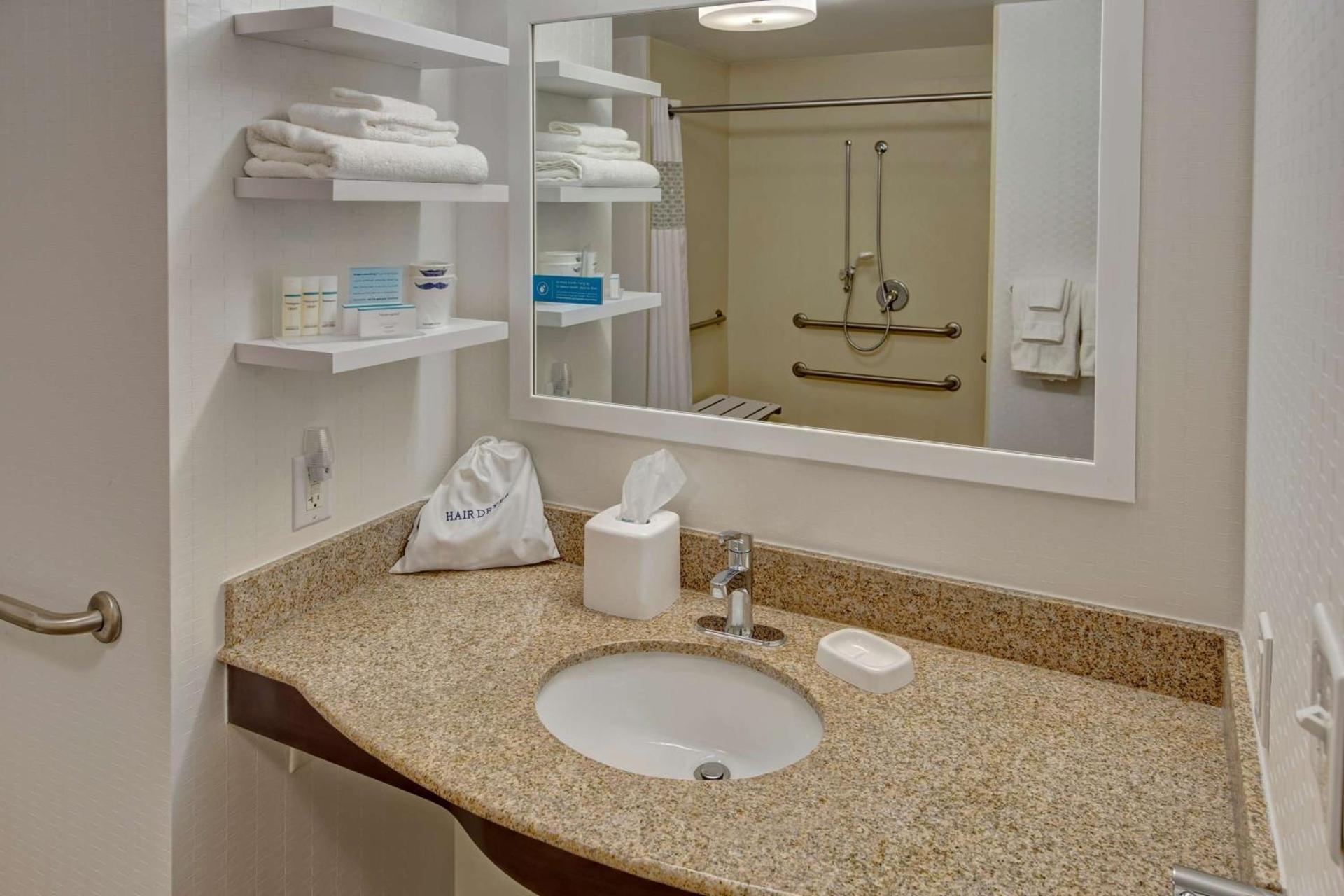 Hampton Inn Dunn photo 14