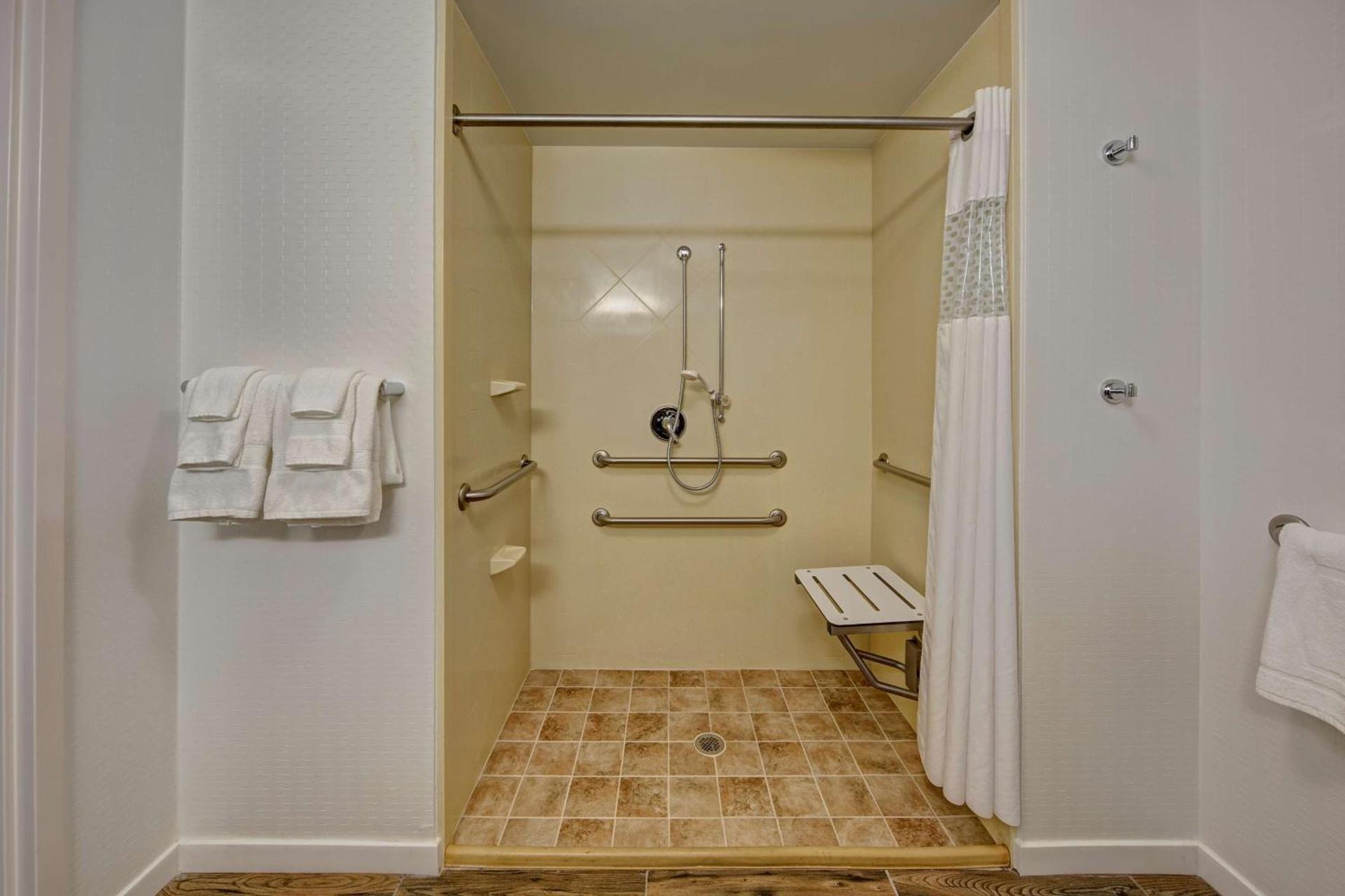 Hampton Inn Dunn photo 19