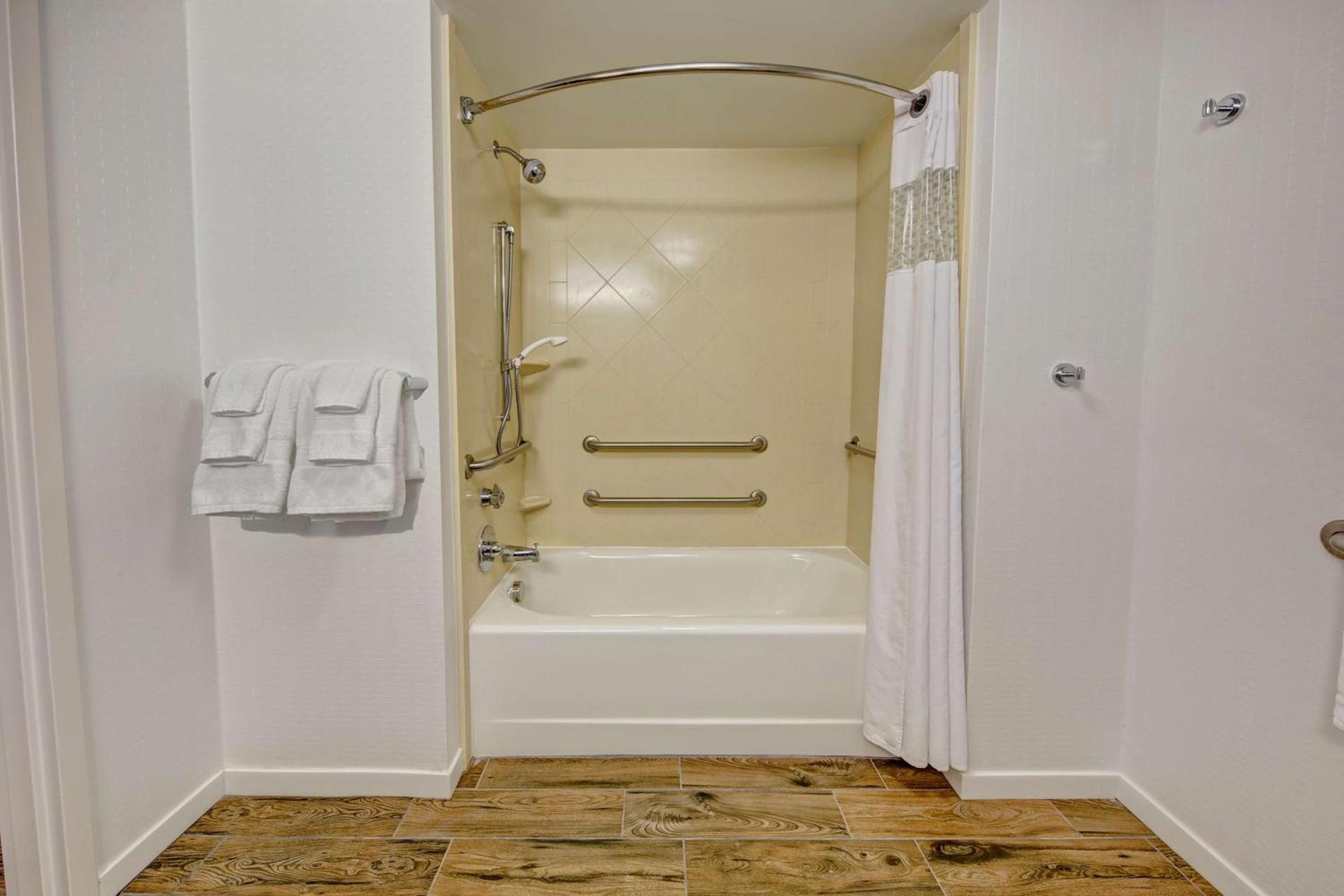 Hampton Inn Dunn photo 21