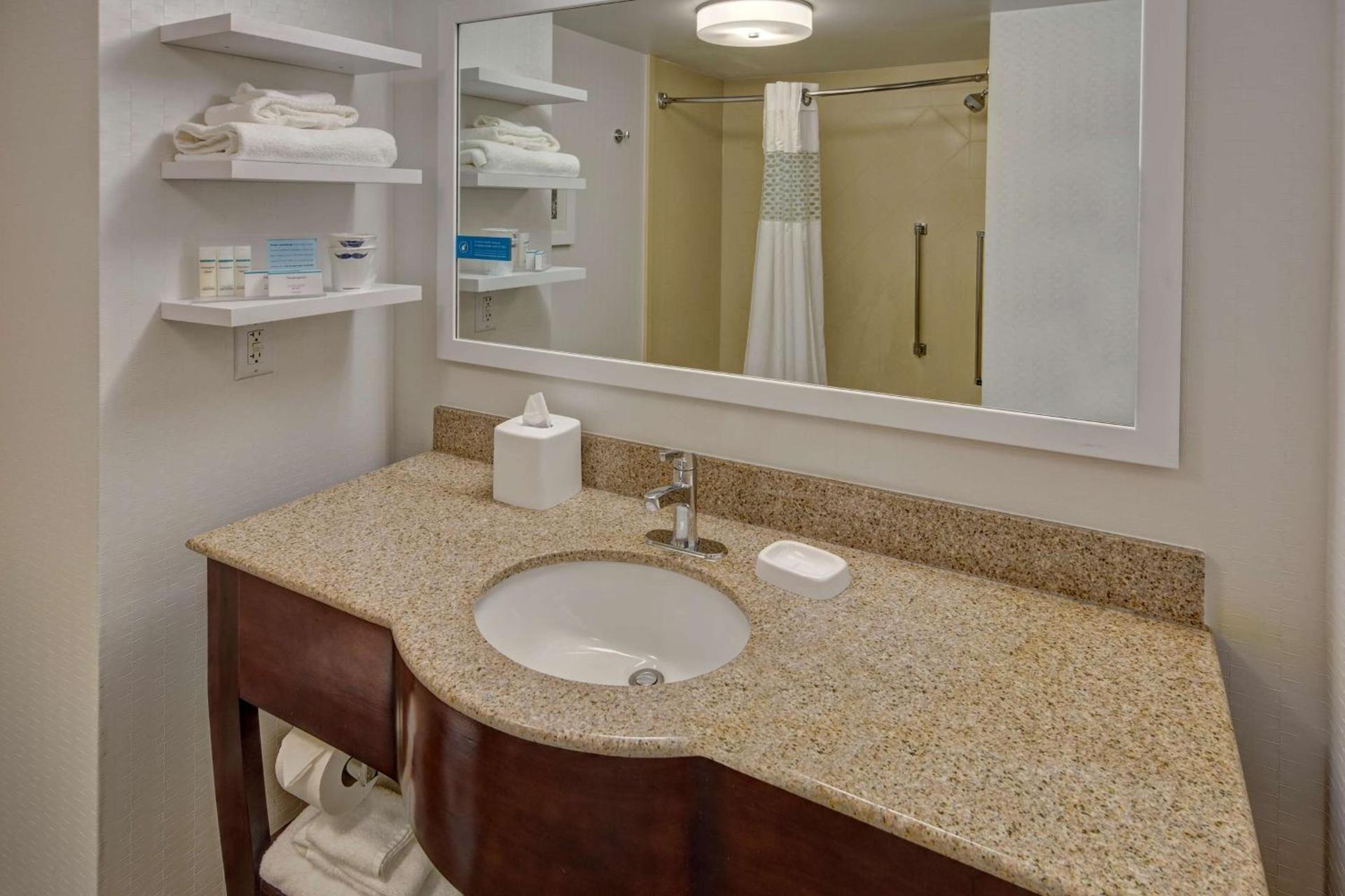 Hampton Inn Dunn photo 25
