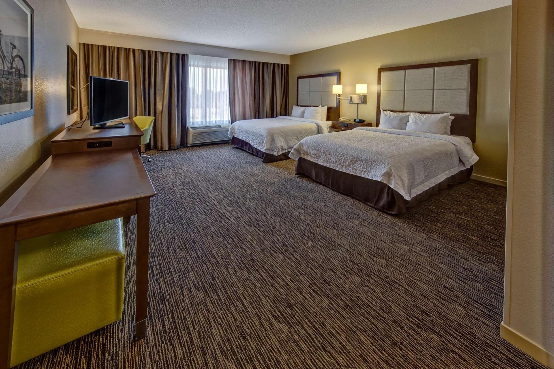 Hampton Inn Dunn photo 26