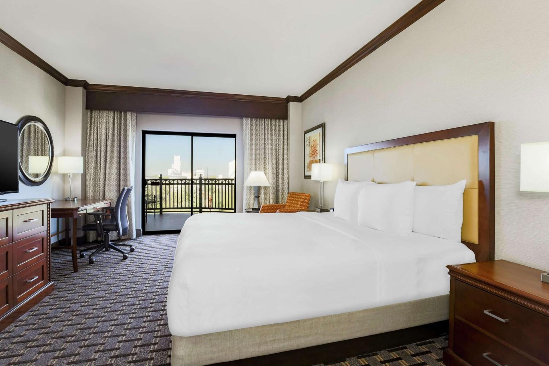 Hilton Phoenix Chandler photo 13
