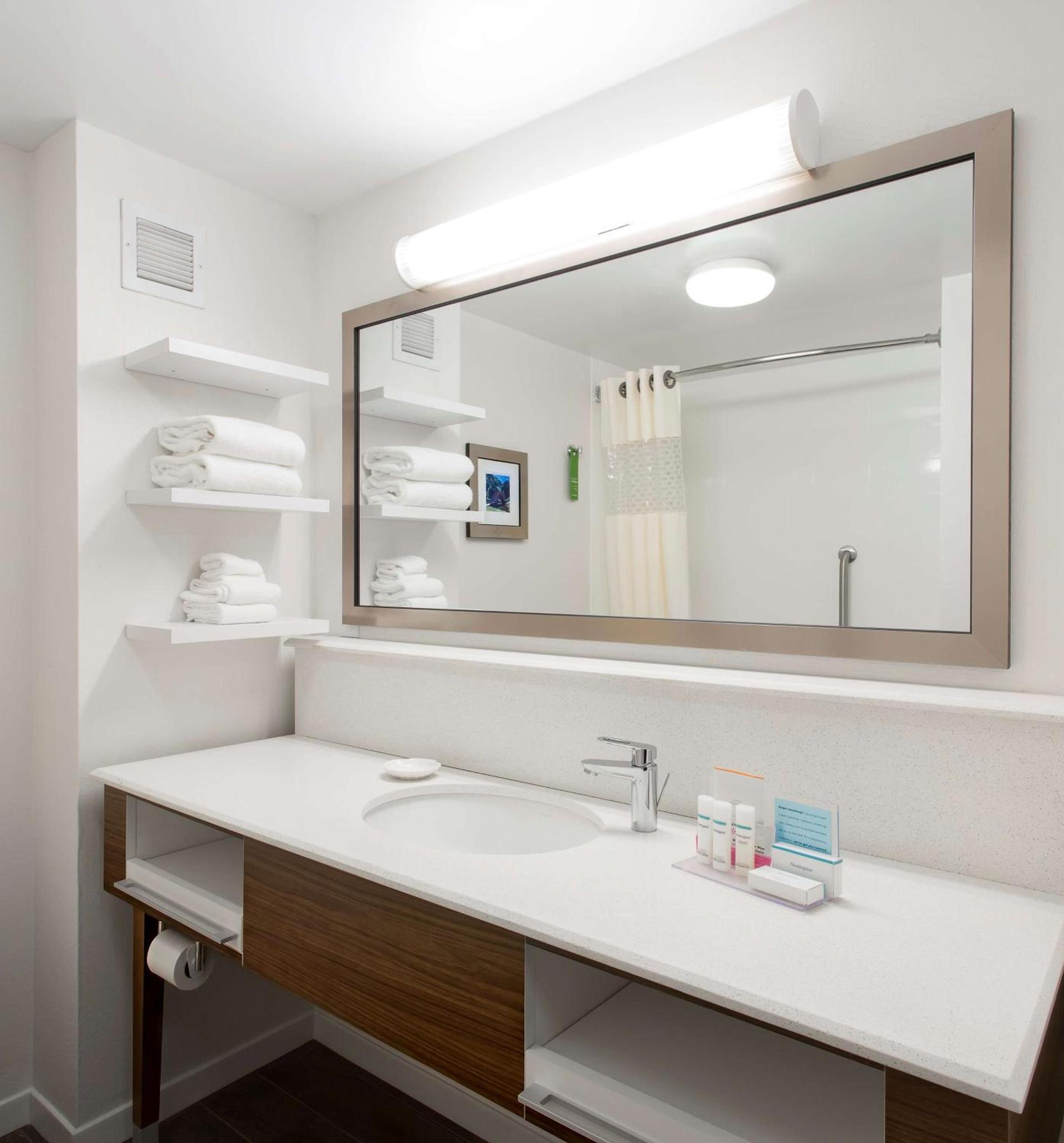 Hampton Inn Troy photo 17