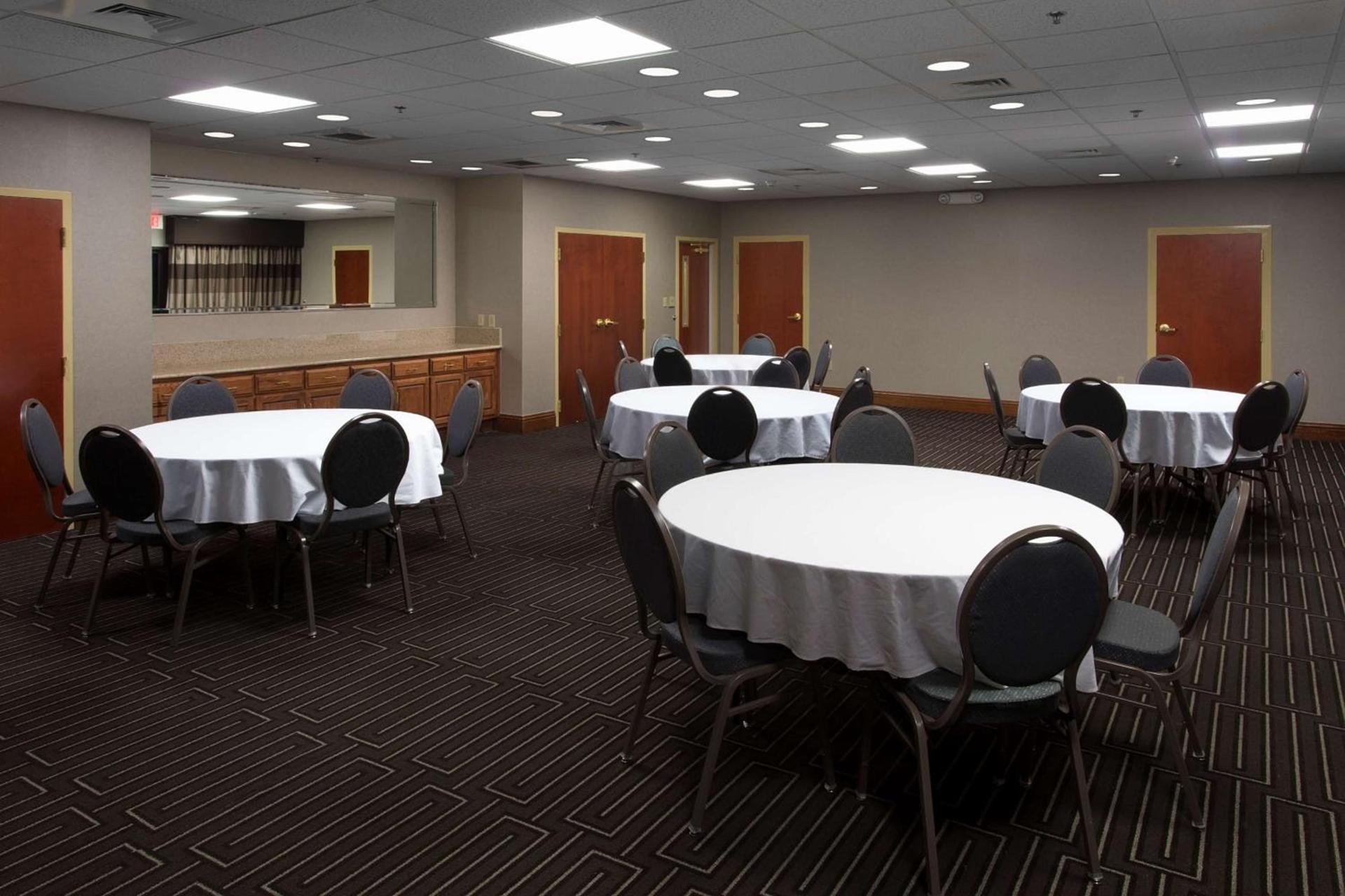 Hampton Inn Troy photo 29