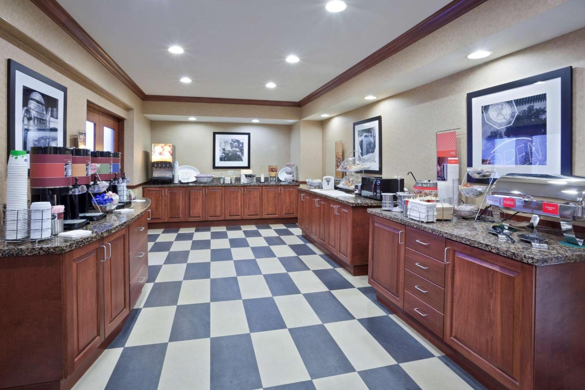 Hampton Inn & Suites Toledo-Perrysburg photo 4