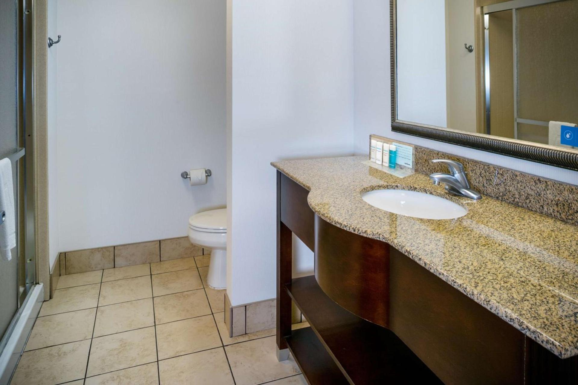 Hampton Inn & Suites Toledo-Perrysburg photo 15