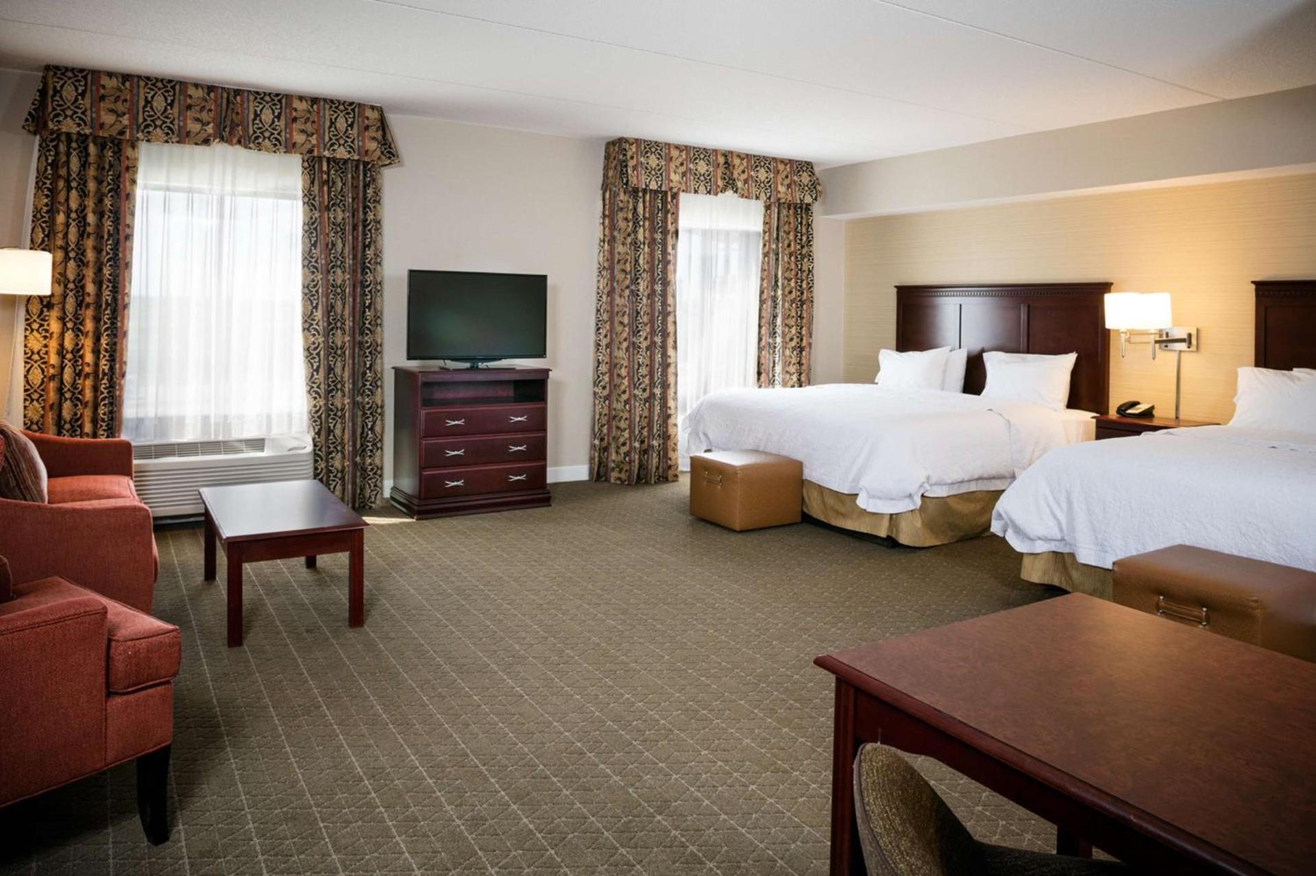 Hampton Inn & Suites Toledo-Perrysburg photo 13
