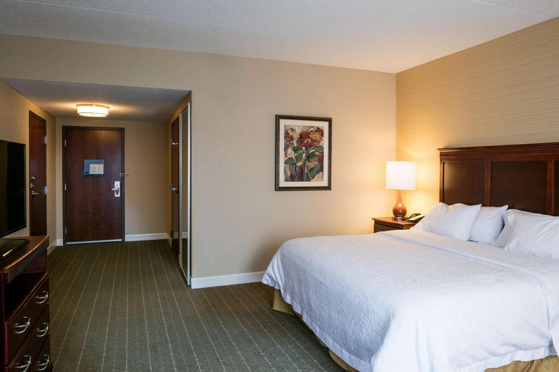Hampton Inn & Suites Toledo-Perrysburg photo 14