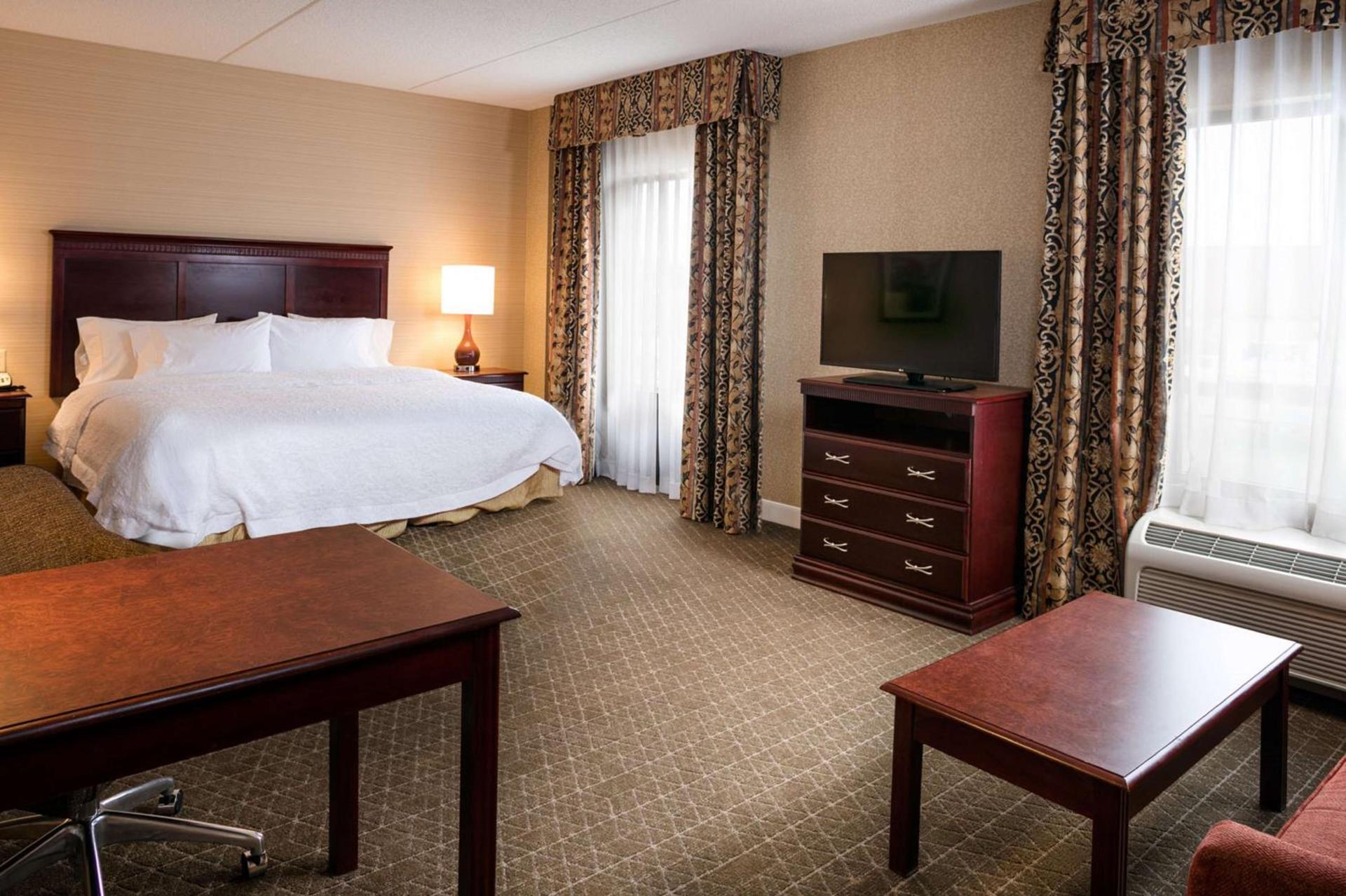 Hampton Inn & Suites Toledo-Perrysburg photo 11