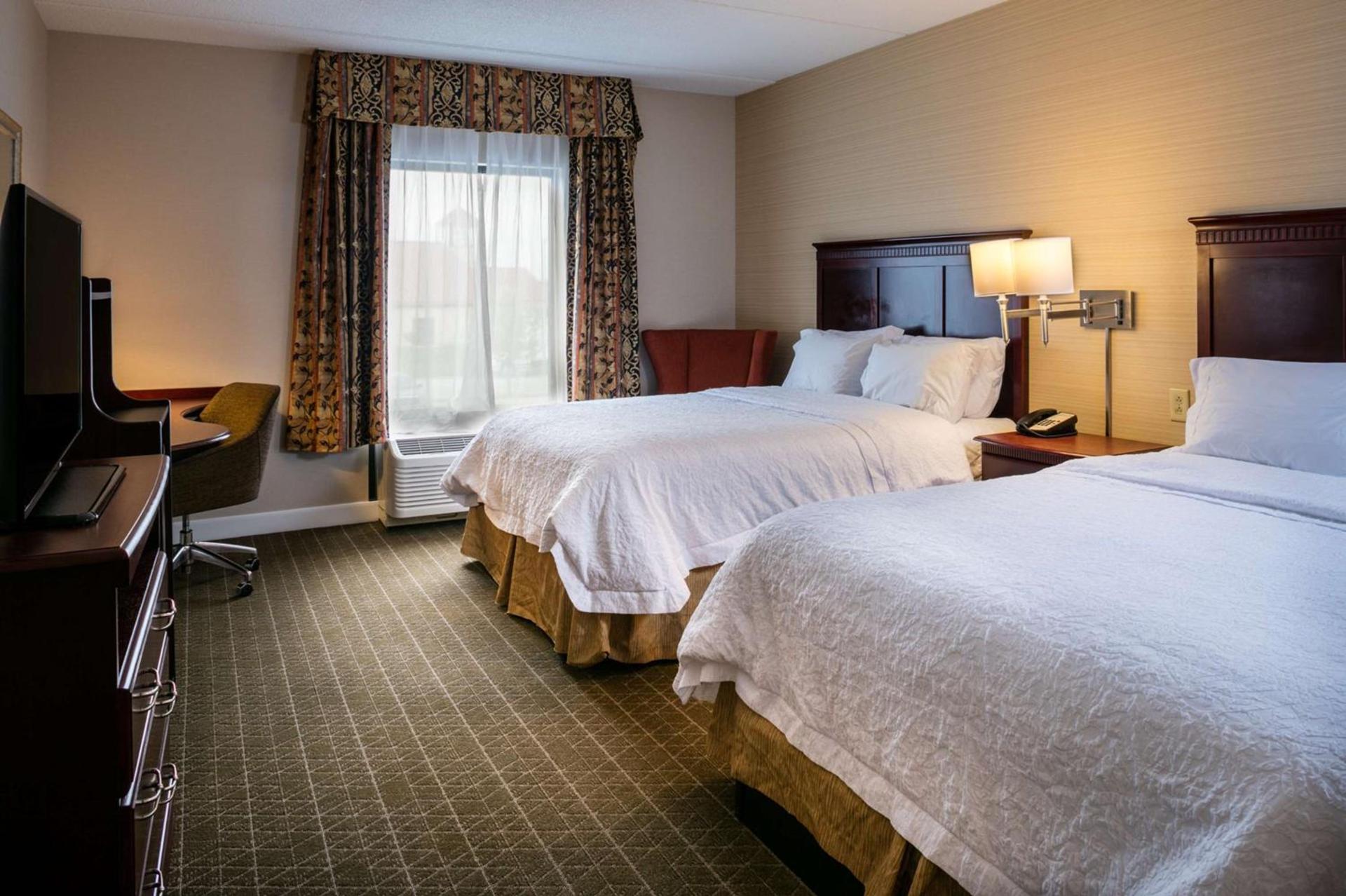 Hampton Inn & Suites Toledo-Perrysburg photo 31
