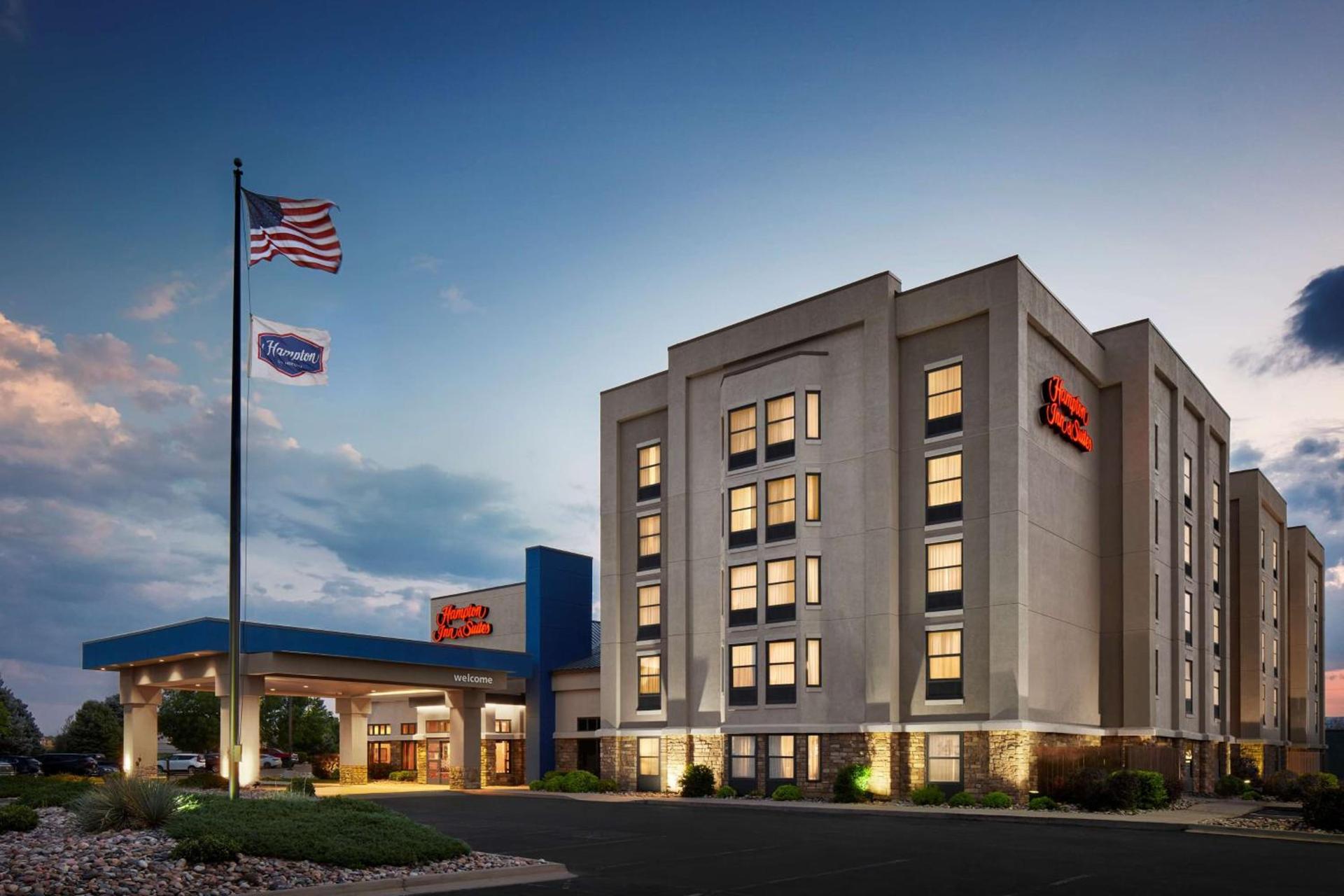 Hampton Inn & Suites Pueblo-Southgate photo 2
