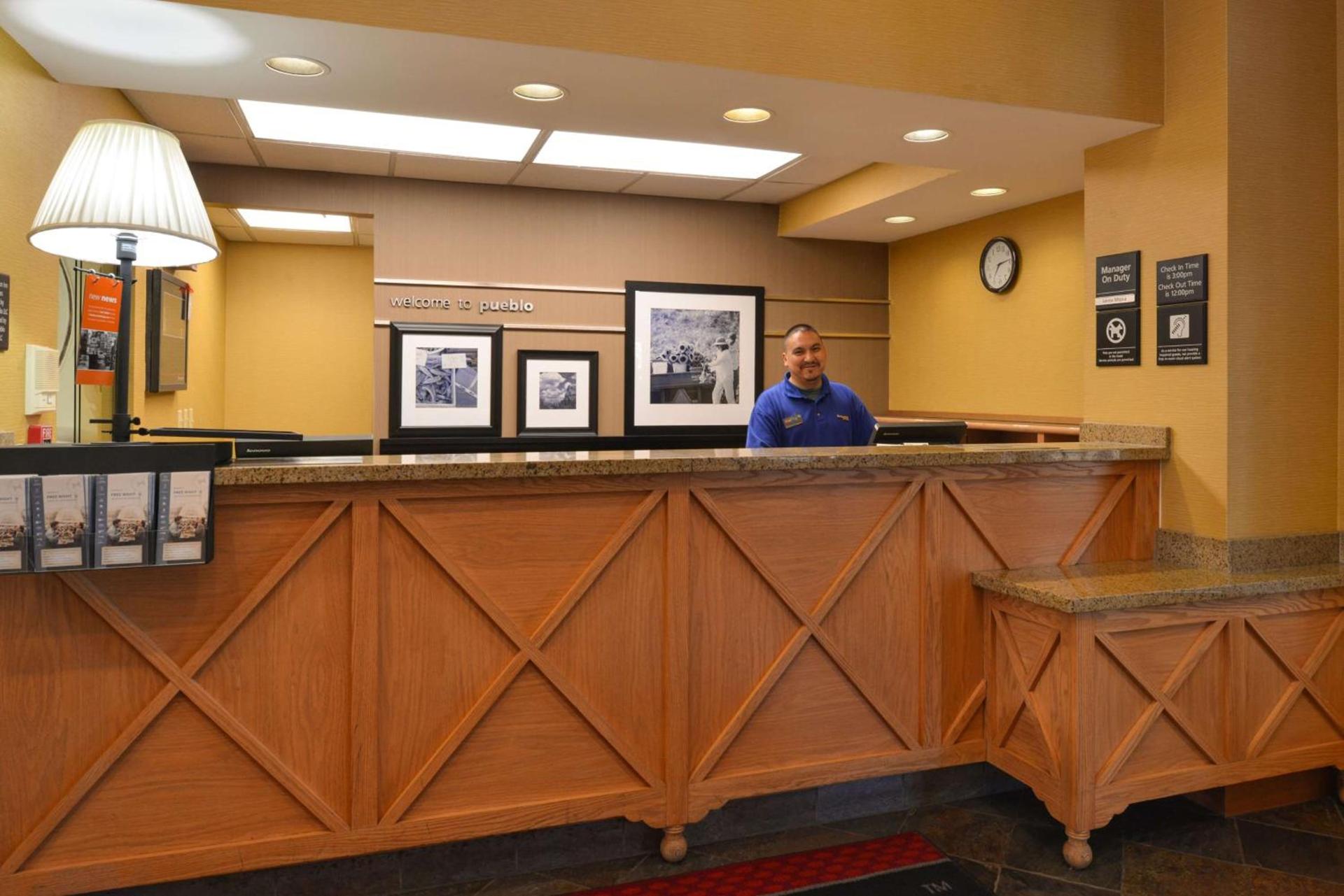 Hampton Inn & Suites Pueblo-Southgate photo 3