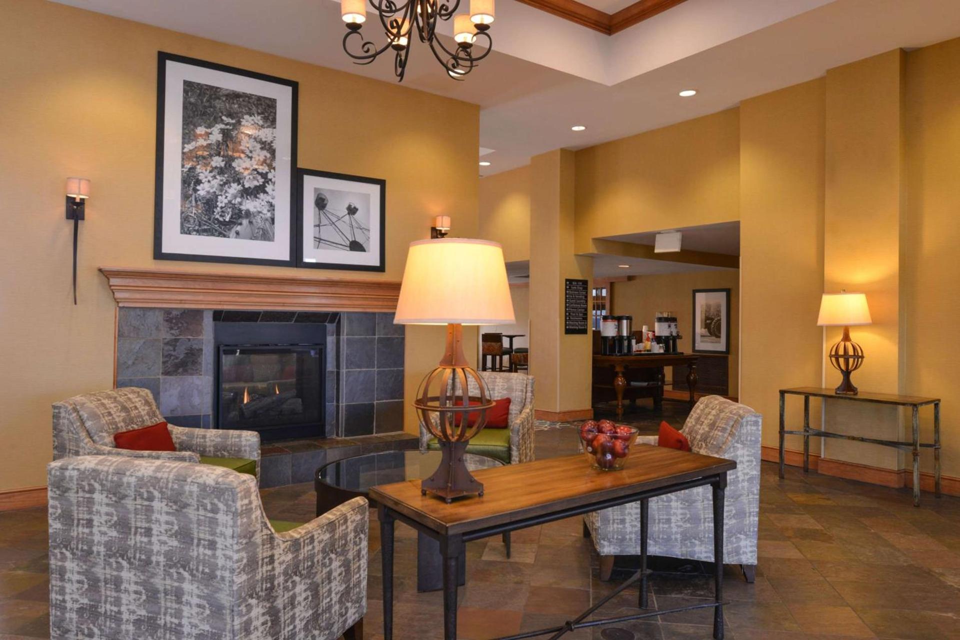 Hampton Inn & Suites Pueblo-Southgate photo 4
