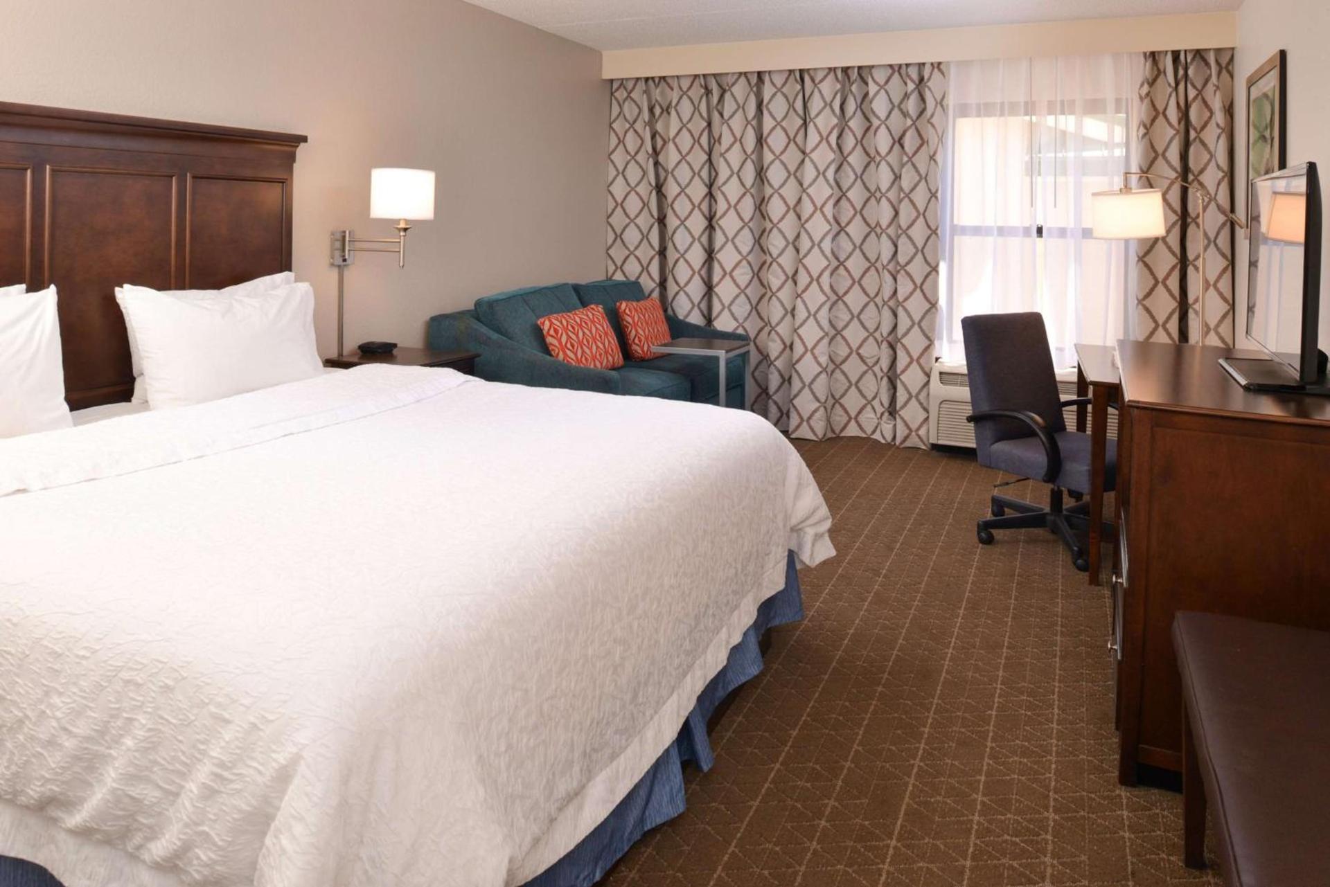 Hampton Inn & Suites Pueblo-Southgate photo 36