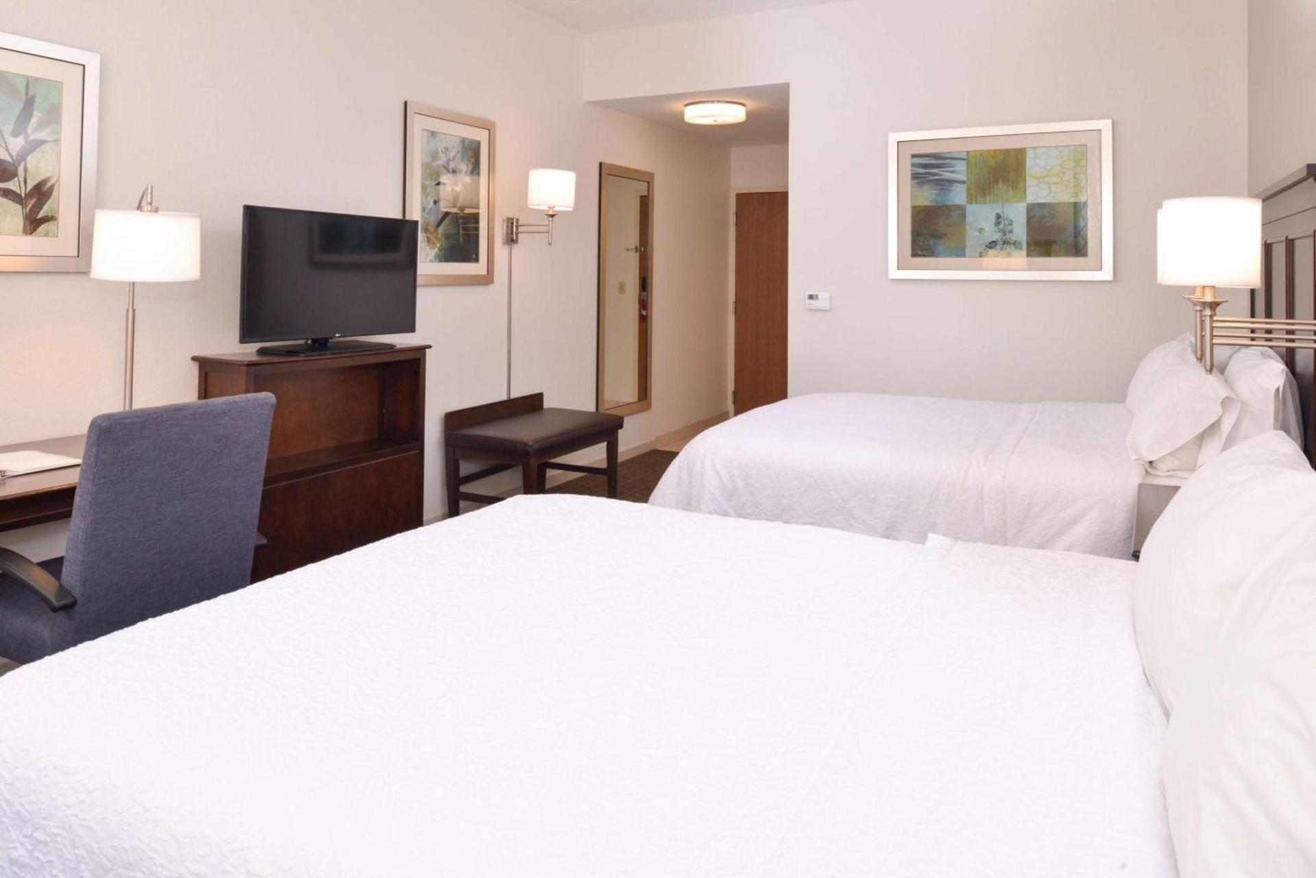 Hampton Inn & Suites Pueblo-Southgate photo 39